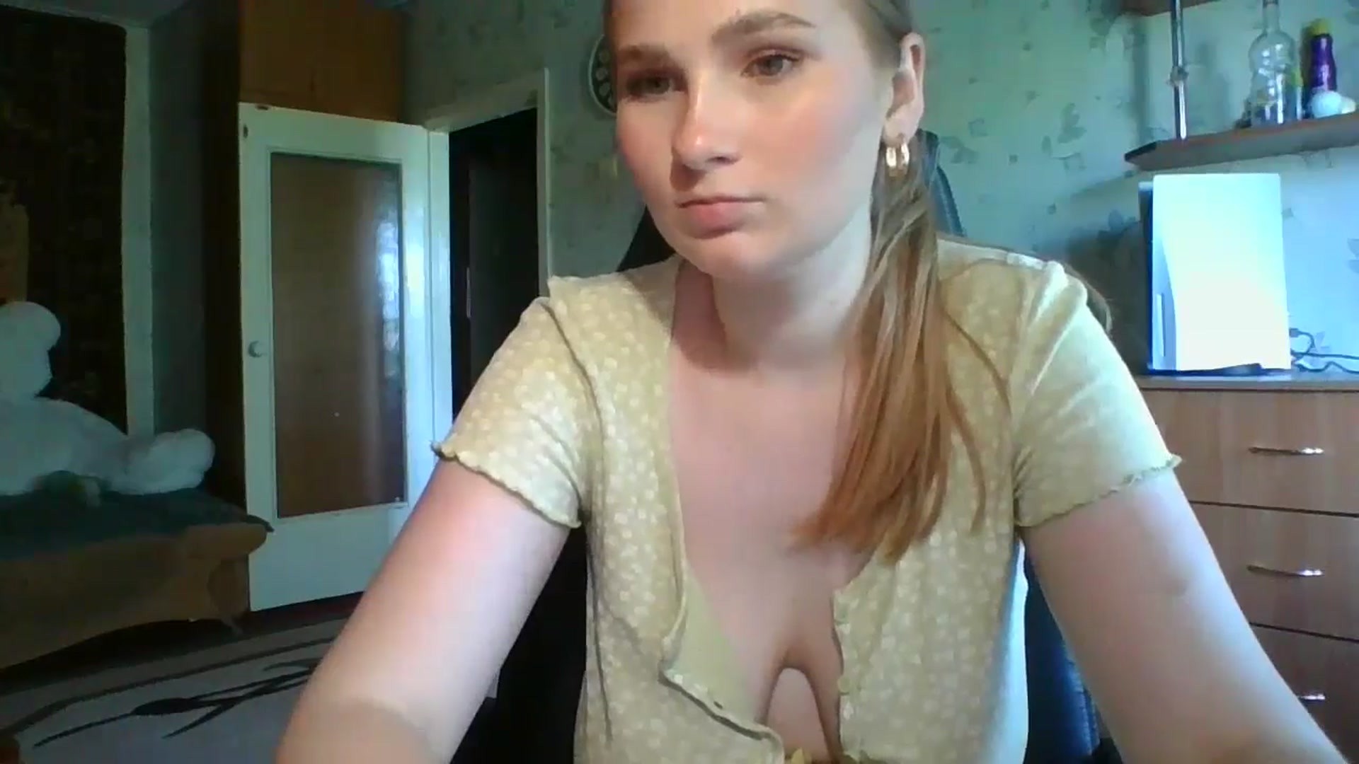 Gallery image thumbnail from Candy_UA's myfreecams stream on, 05/31/2024, 11:31 image 12 of 20