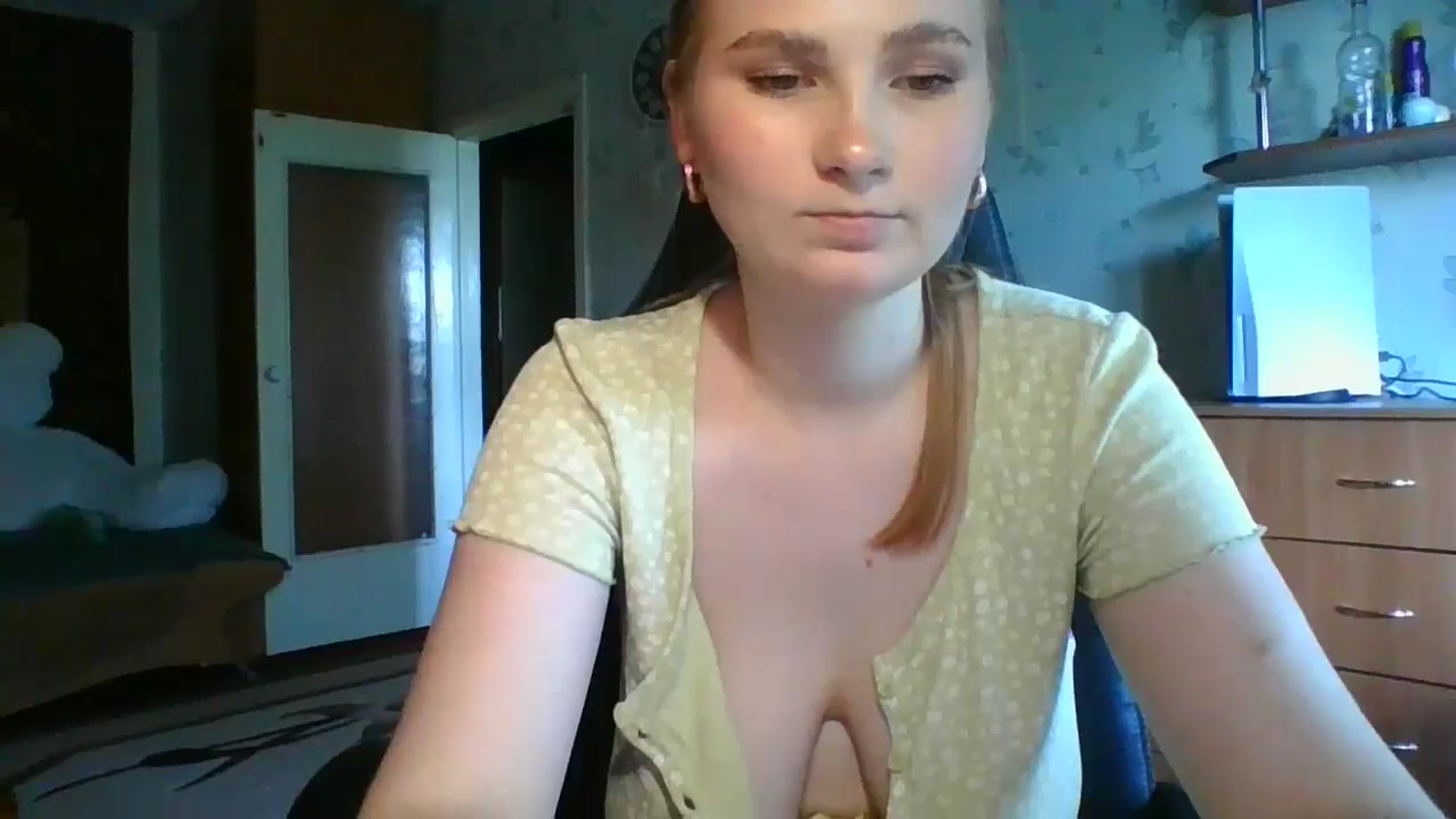 Gallery image thumbnail from Candy_UA's myfreecams stream on, 05/31/2024, 11:31 image 3 of 20