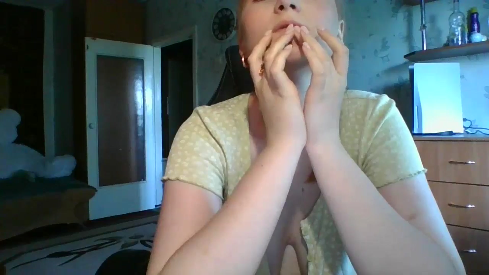 Gallery image thumbnail from Candy_UA's myfreecams stream on, 05/31/2024, 11:31 image 5 of 20