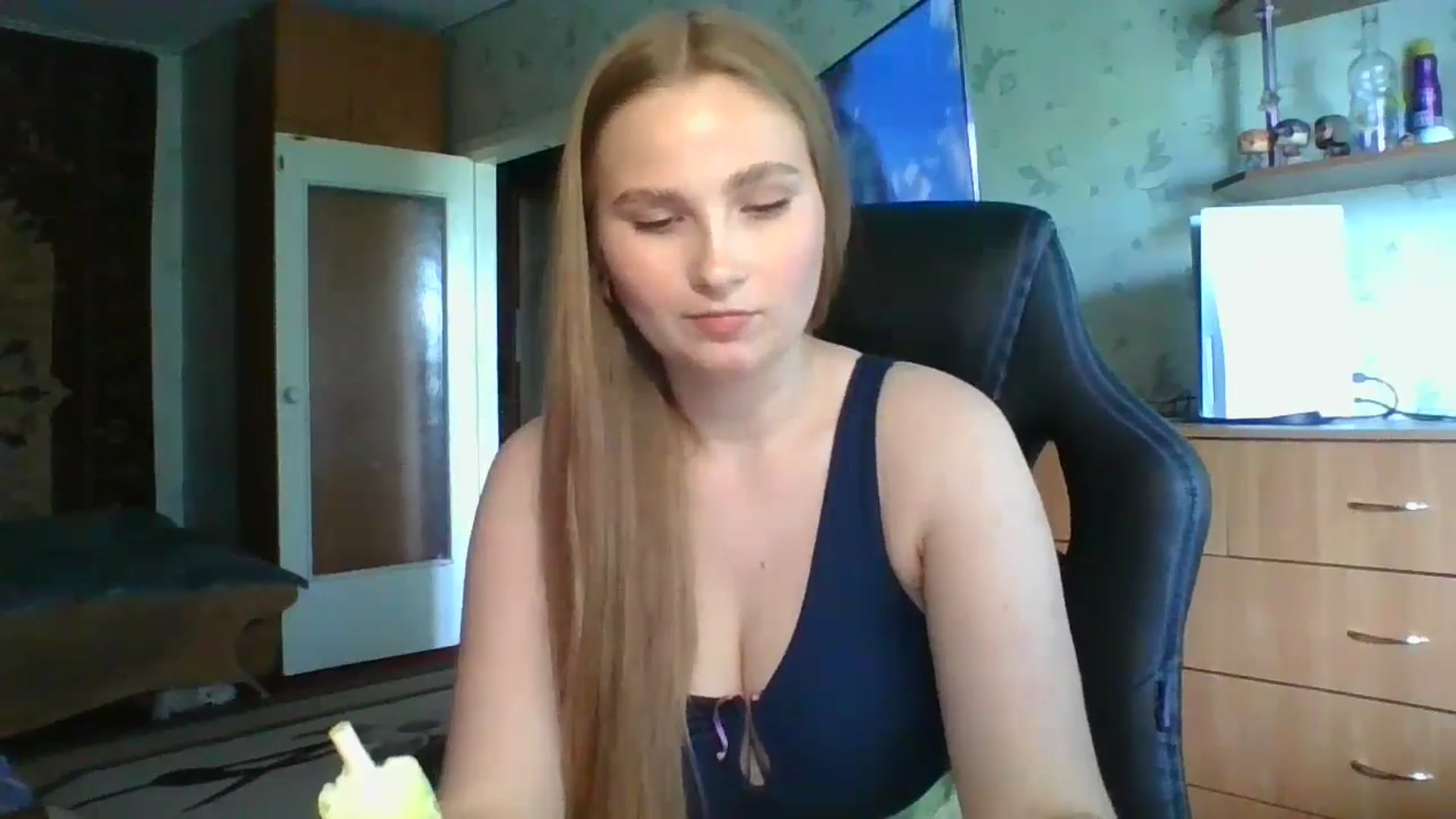 Gallery image thumbnail from Candy_UA's myfreecams stream on, 06/17/2024, 11:38 image 2 of 20