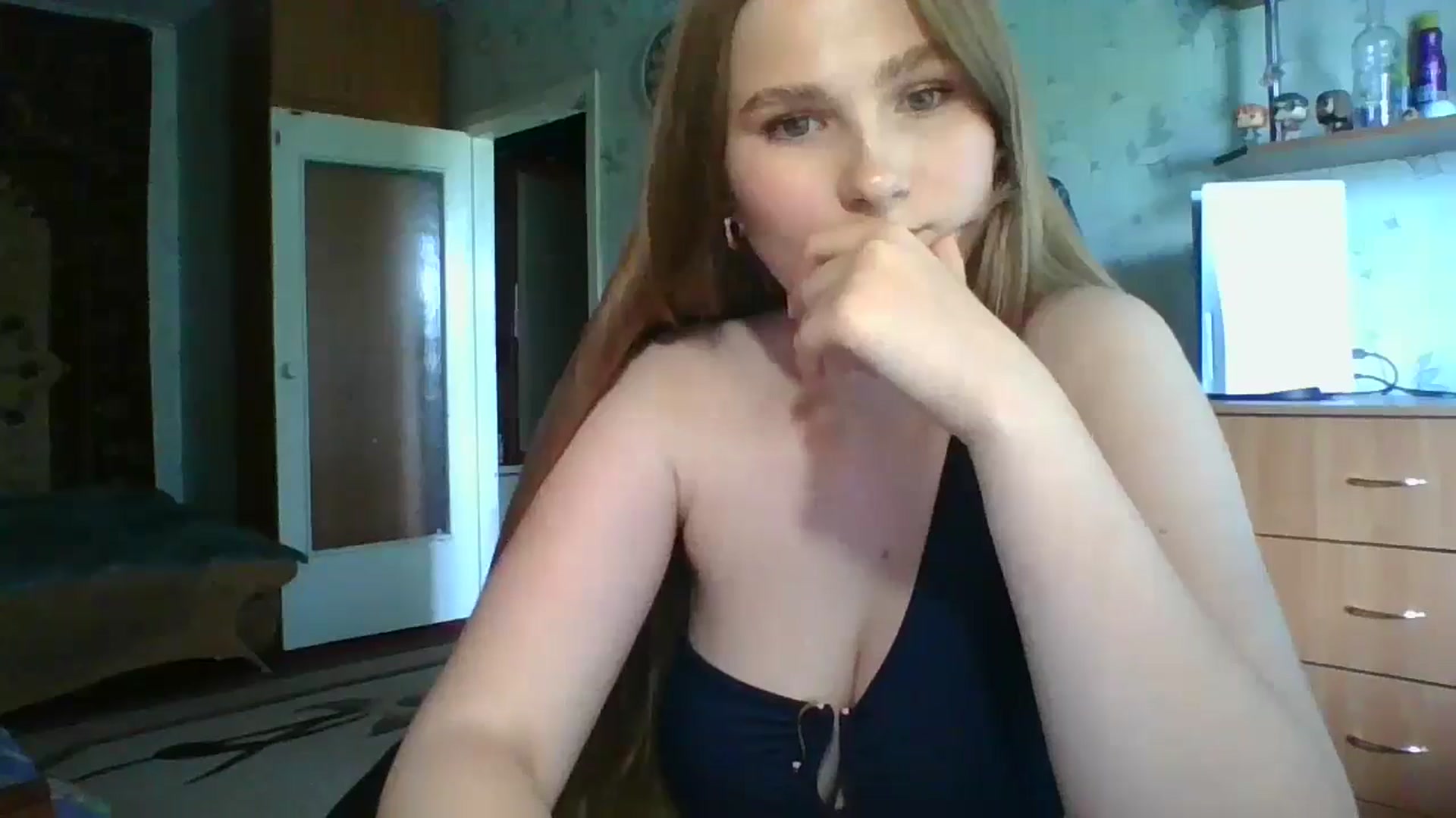 Gallery image thumbnail from Candy_UA's myfreecams stream on, 06/17/2024, 11:38 image 8 of 20