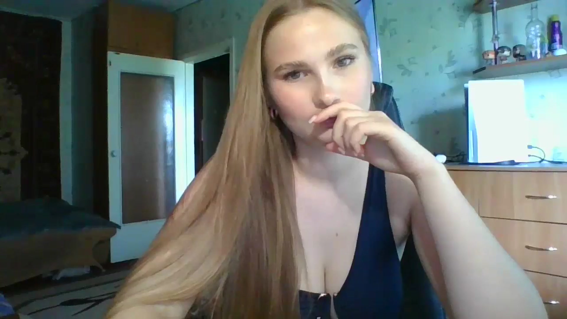 Gallery image thumbnail from Candy_UA's myfreecams stream on, 06/17/2024, 11:38 image 4 of 20