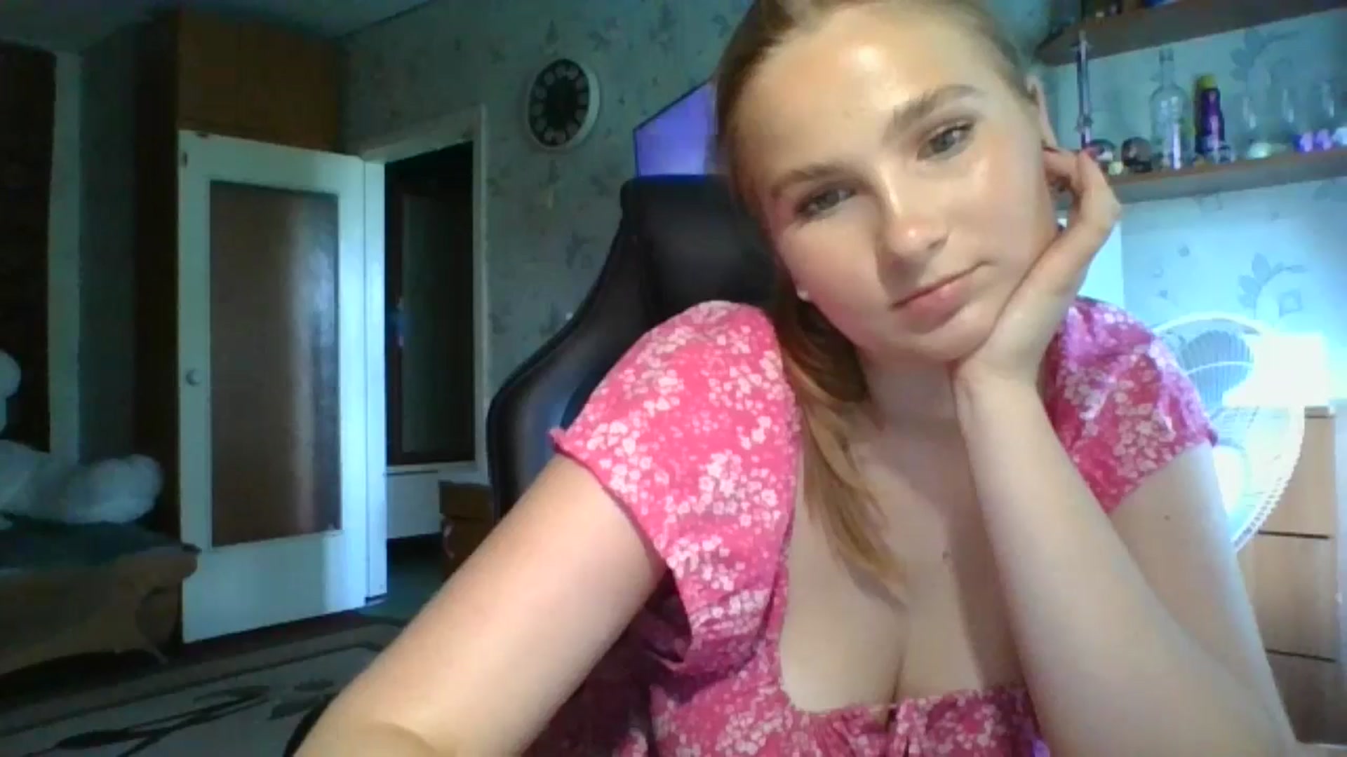 Gallery image thumbnail from Candy_UA's myfreecams stream on, 07/09/2024, 10:27 image 19 of 20