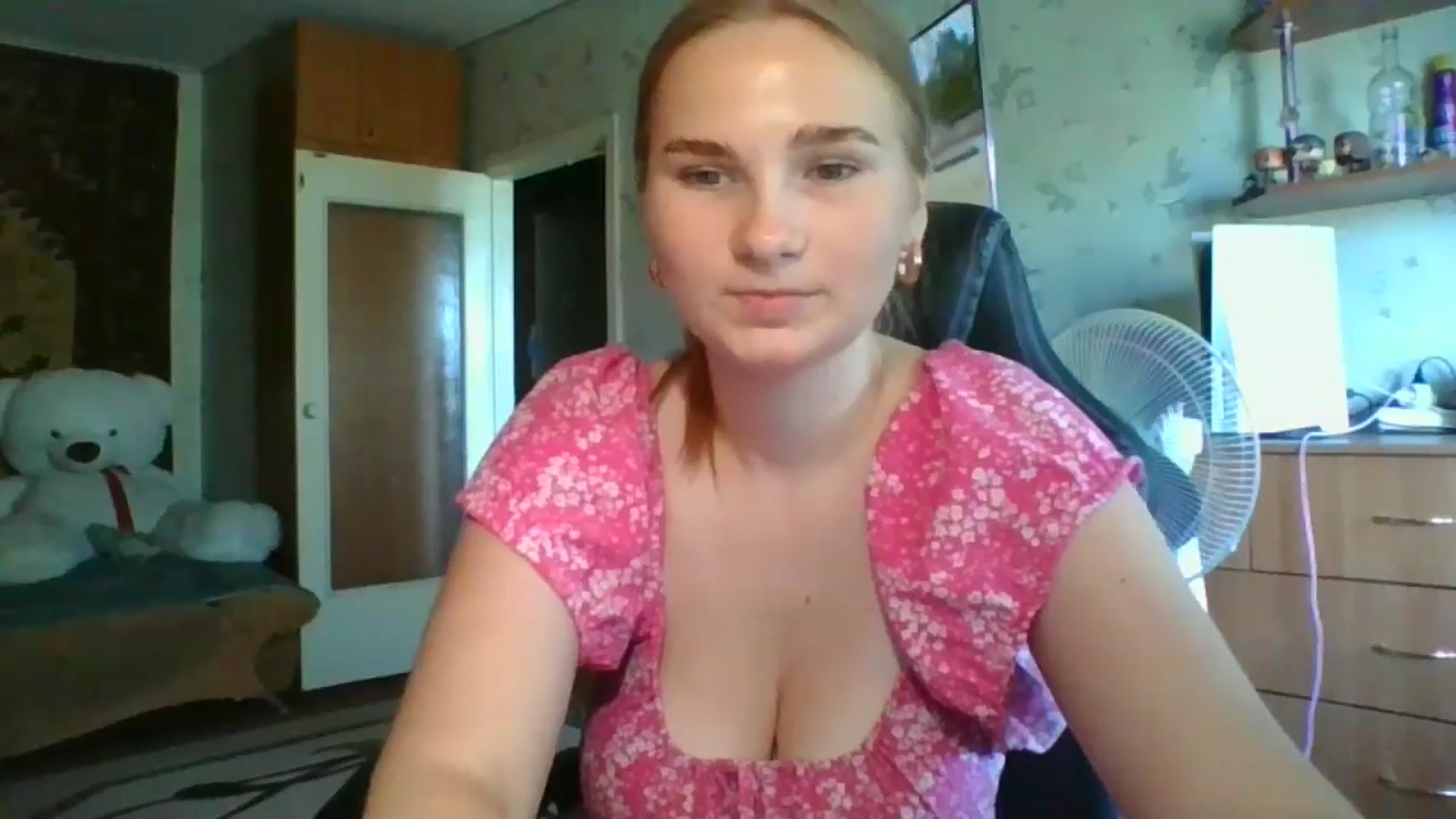 Gallery image thumbnail from Candy_UA's myfreecams stream on, 07/25/2024, 11:58 image 11 of 20