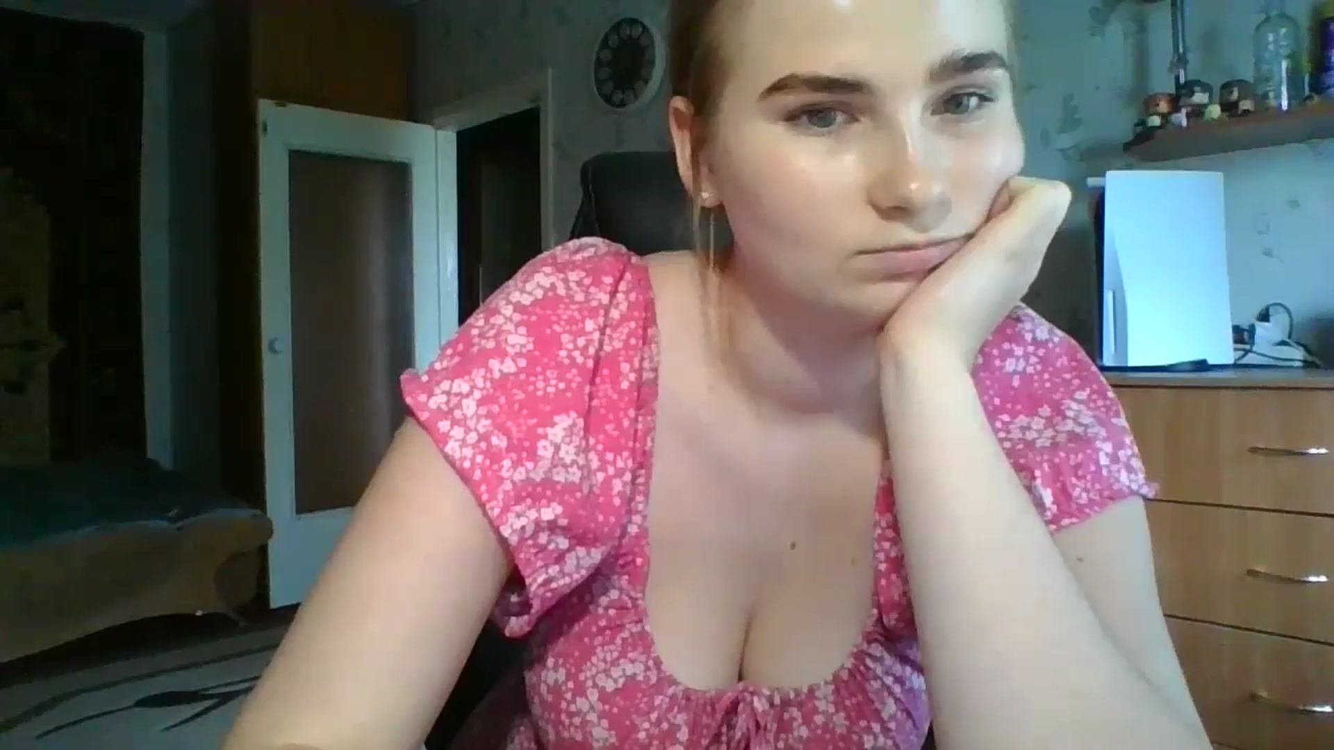 Gallery image thumbnail from Candy_UA's myfreecams stream on, 09/04/2024, 08:59 image 16 of 20