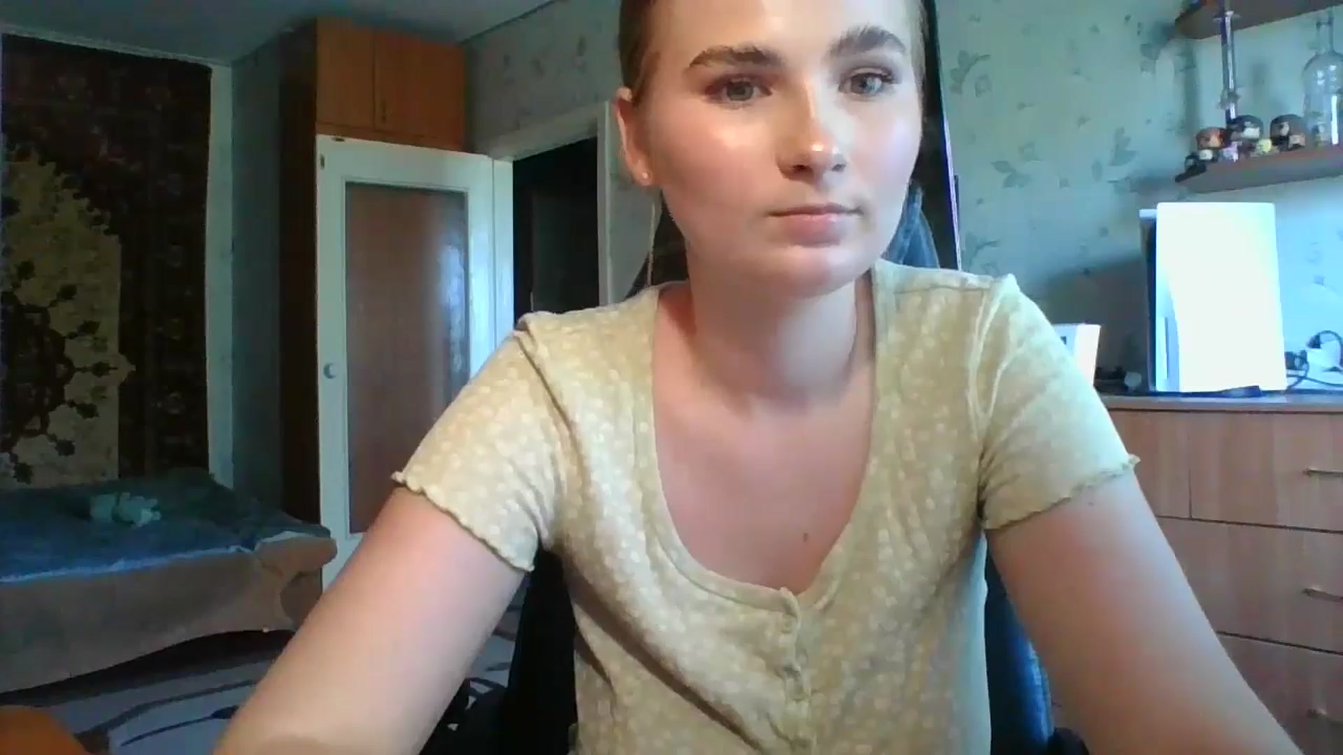 Gallery image thumbnail from Candy_UA's myfreecams stream on, 09/06/2024, 09:20 image 15 of 20