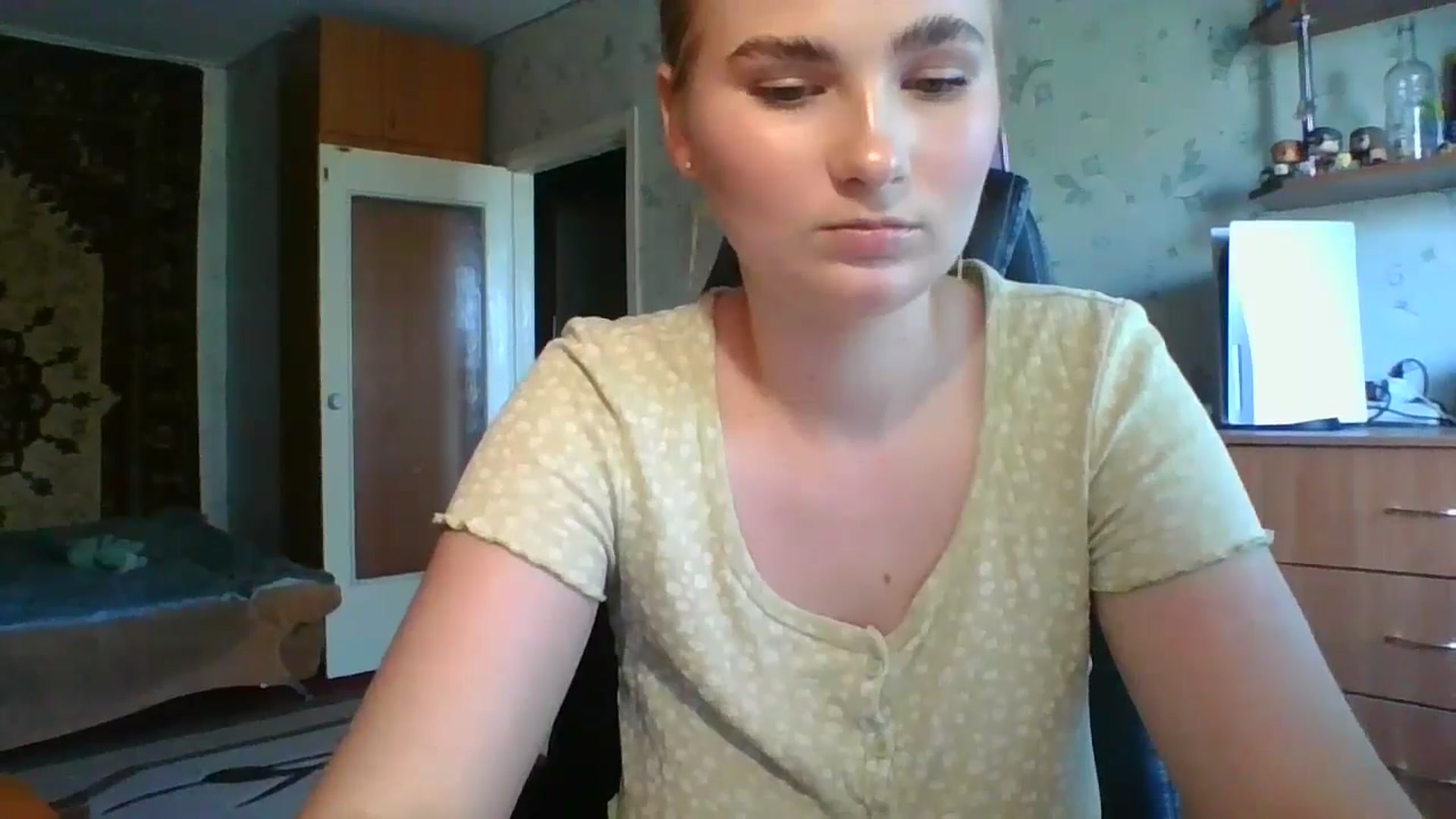 Gallery image thumbnail from Candy_UA's myfreecams stream on, 09/06/2024, 09:20 image 18 of 20