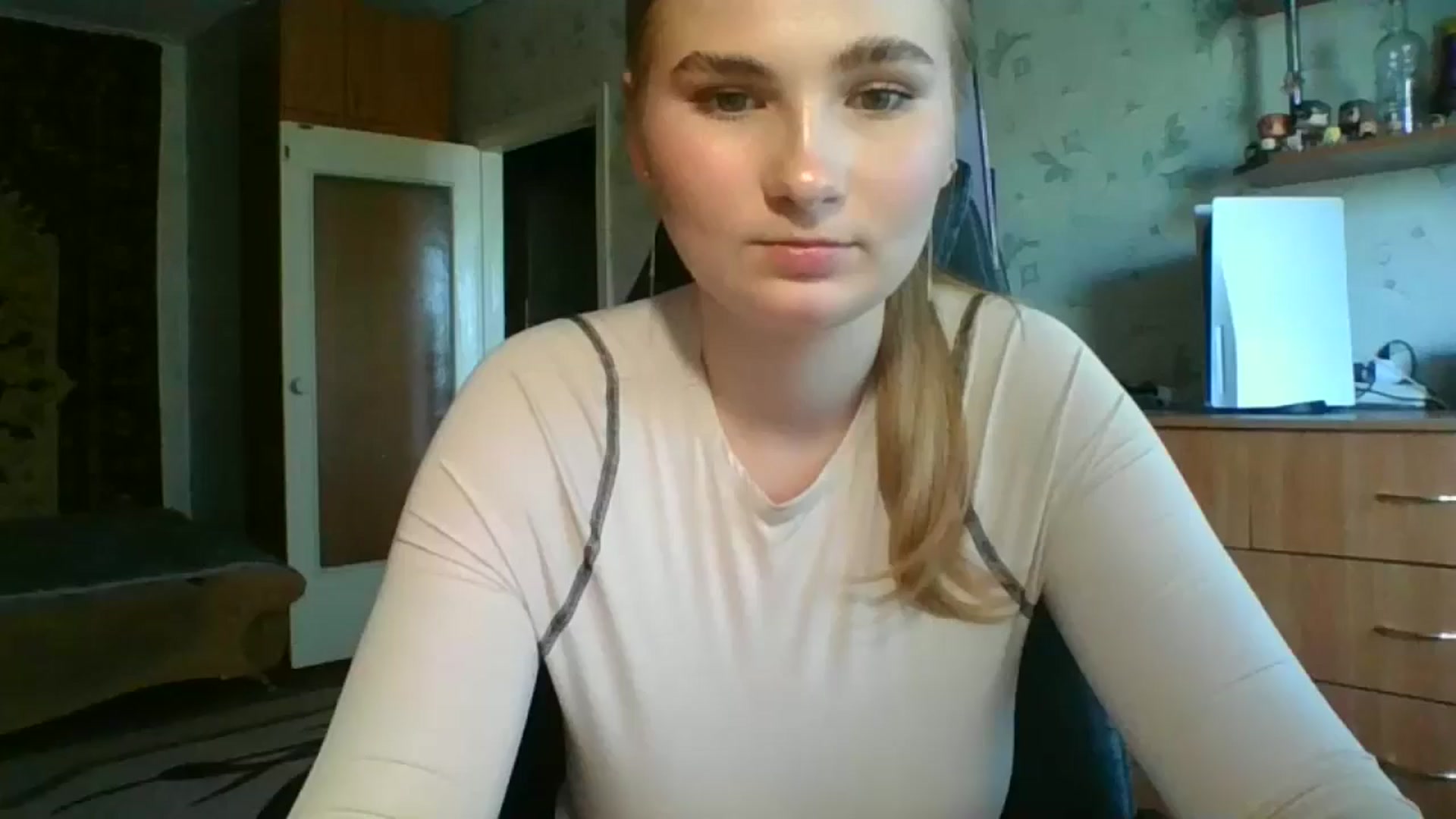 Gallery image thumbnail from Candy_UA's myfreecams stream on, 09/09/2024, 10:32 image 17 of 20