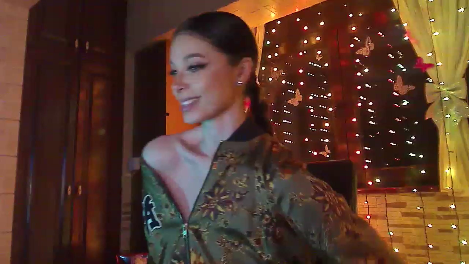 Gallery image thumbnail from Candy_ce's myfreecams stream on, 04/03/2023, 02:49 image 7 of 20