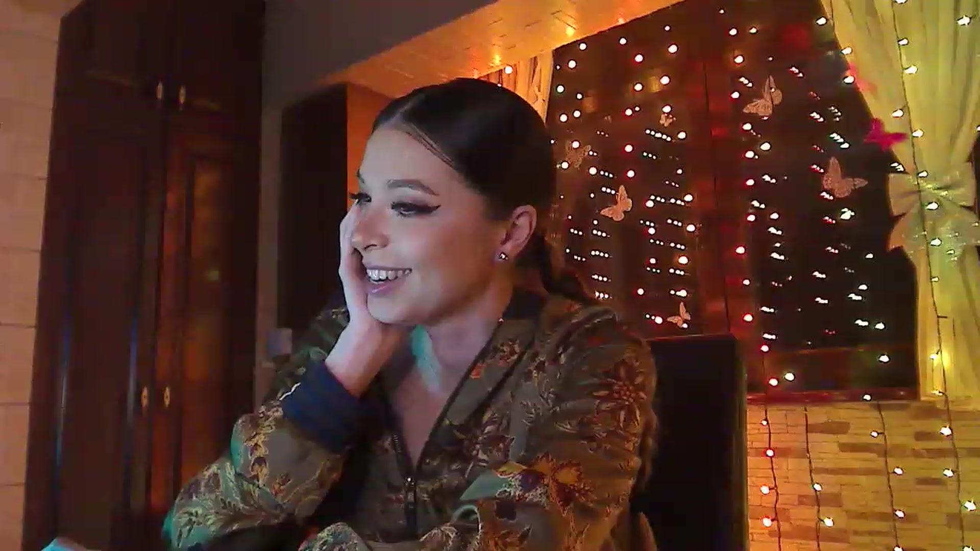 Gallery image thumbnail from Candy_ce's myfreecams stream on, 04/03/2023, 02:49 image 6 of 20