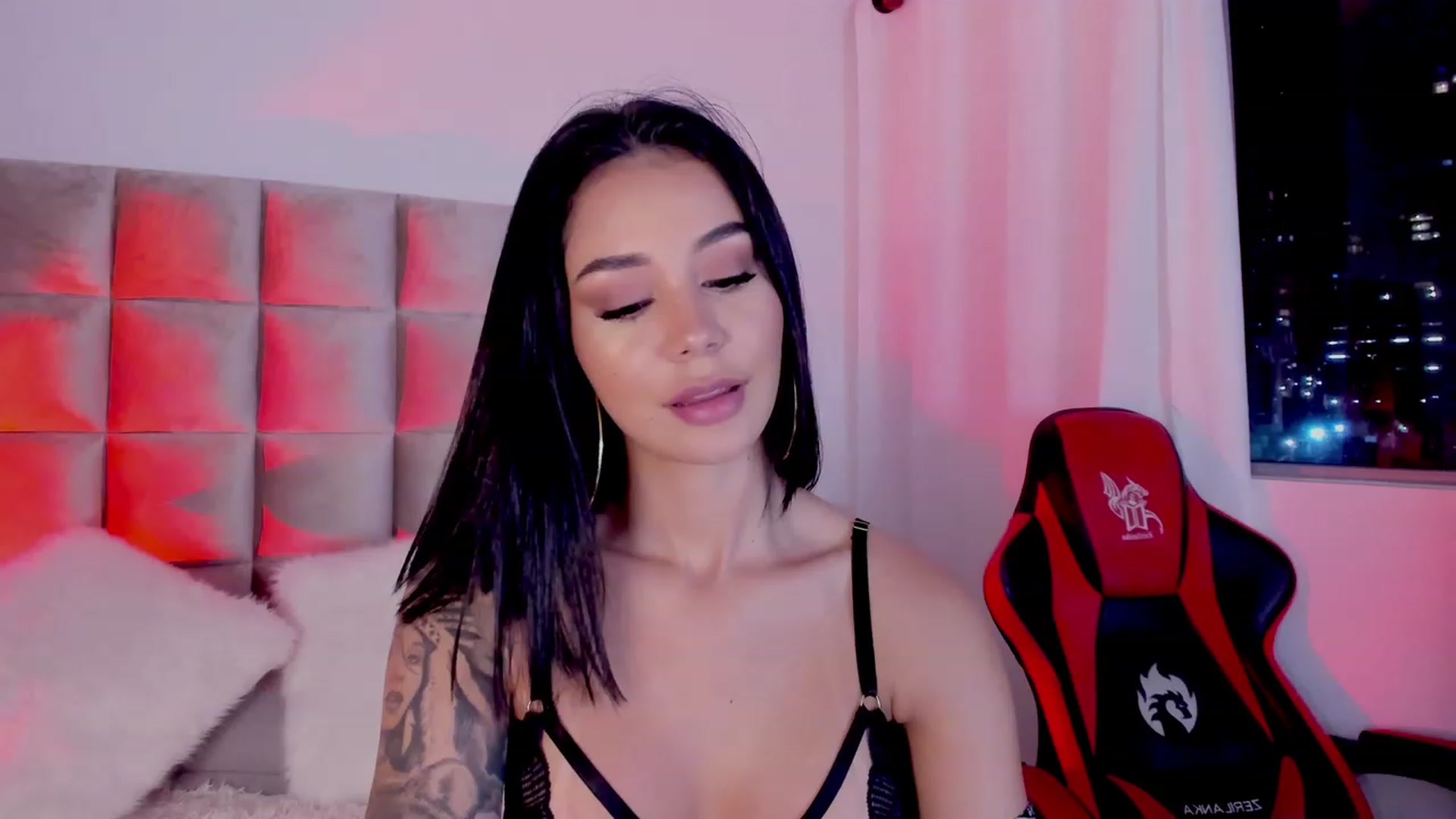 Gallery image thumbnail from Candyred88's myfreecams stream on, 11/16/2022, 07:55 image 8 of 20