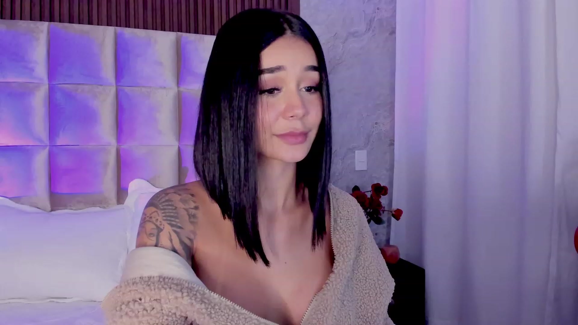 Gallery image thumbnail from Candyred88's myfreecams stream on, 11/28/2022, 08:16 image 16 of 20