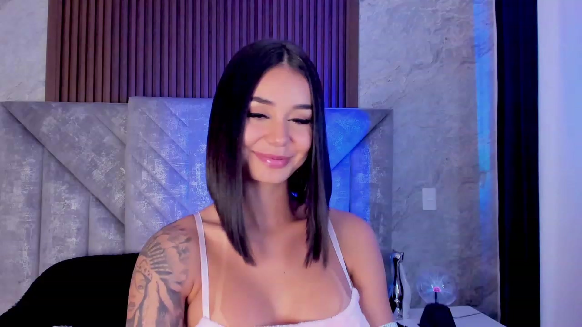 Gallery image thumbnail from Candyred88's myfreecams stream on, 04/18/2023, 07:44 image 3 of 20