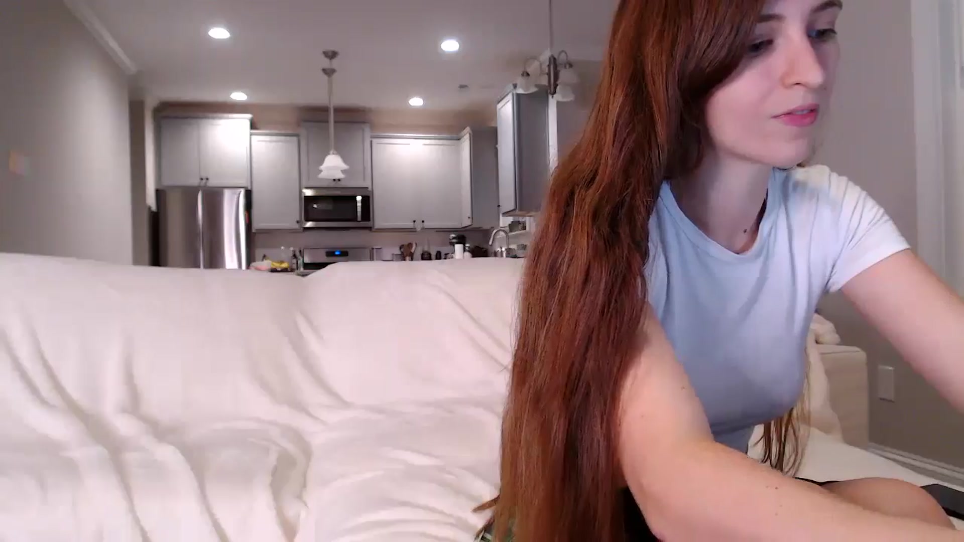 Gallery image thumbnail from Candyredhead's myfreecams stream on, 09/04/2025, 02:58 image 13 of 20