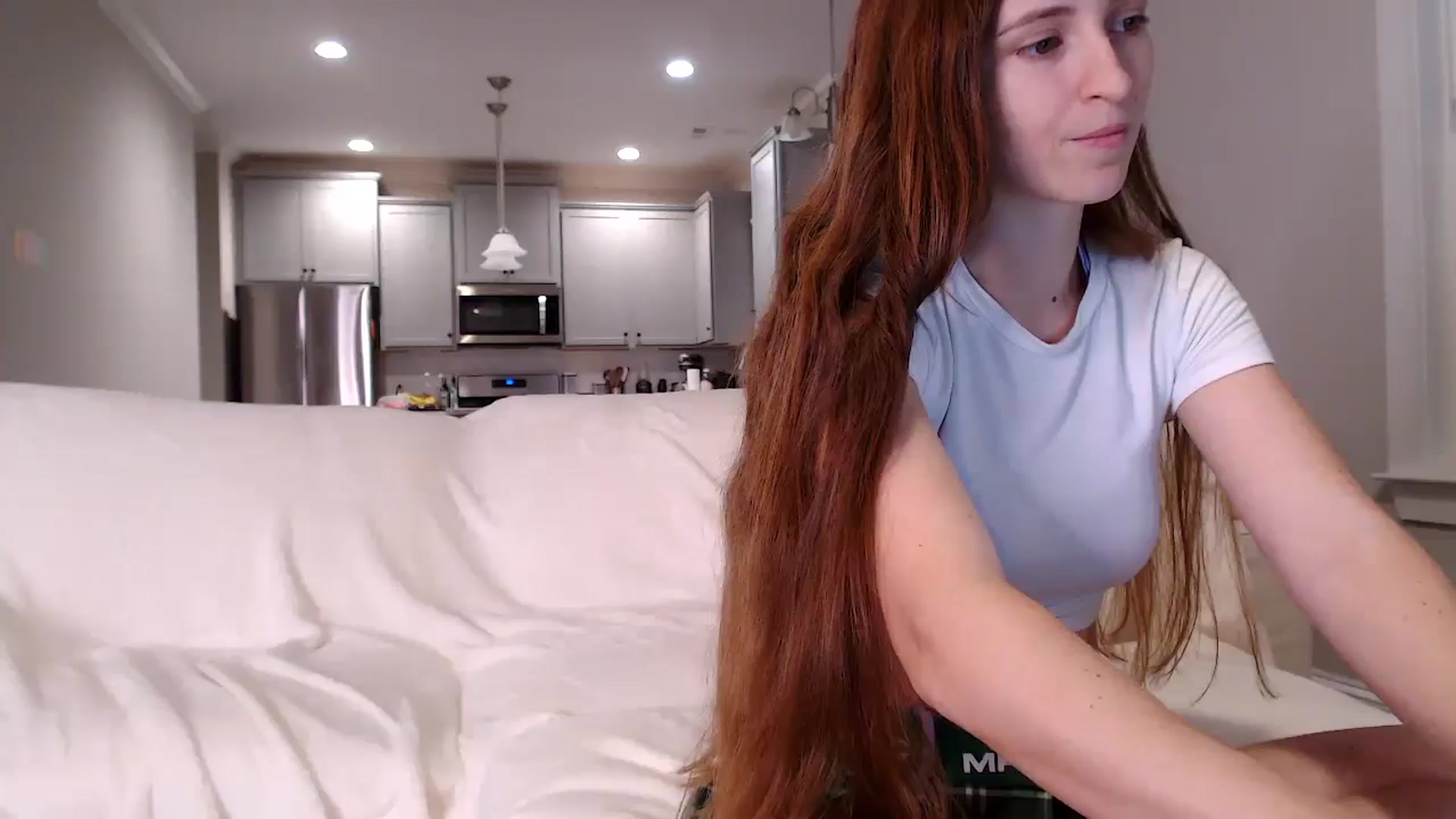 Gallery image thumbnail from Candyredhead's myfreecams stream on, 09/04/2025, 02:58 image 17 of 20