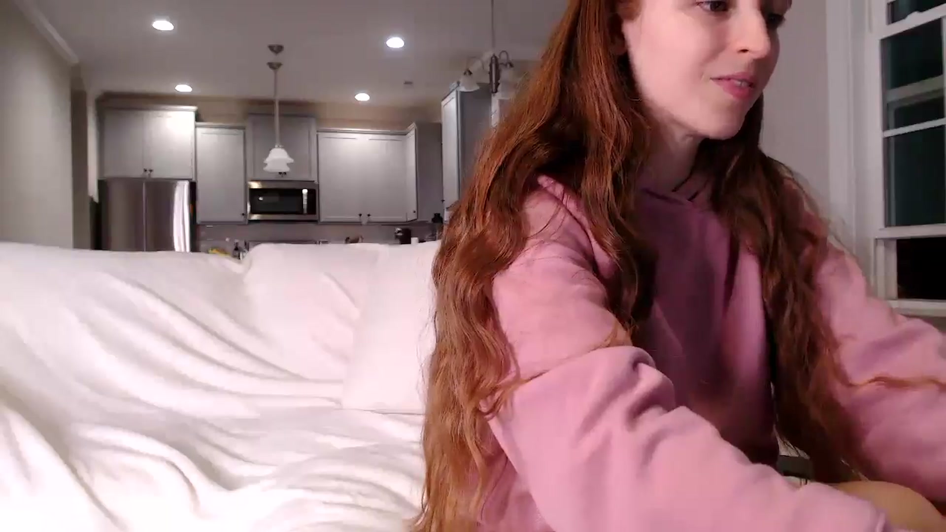 Gallery image thumbnail from Candyredhead's myfreecams stream on, 09/09/2025, 04:27 image 3 of 20