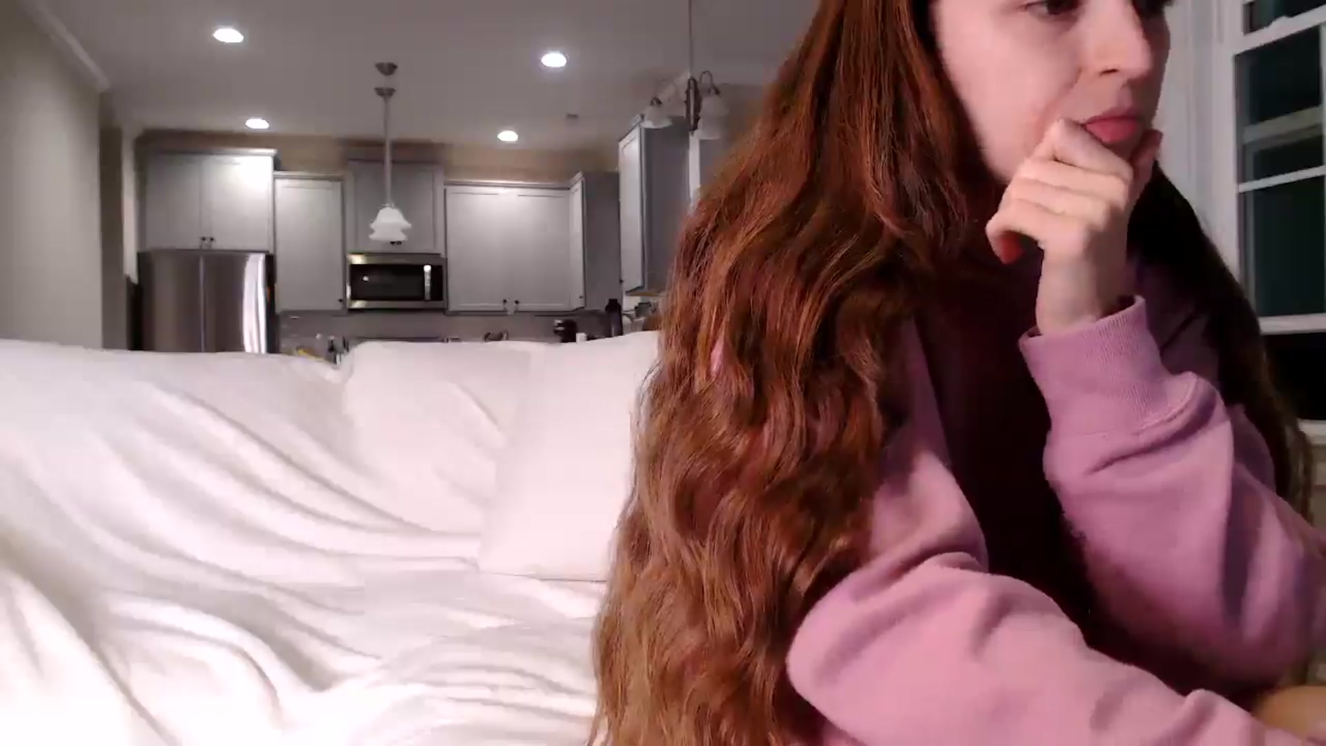 Gallery image thumbnail from Candyredhead's myfreecams stream on, 09/09/2025, 04:27 image 6 of 20