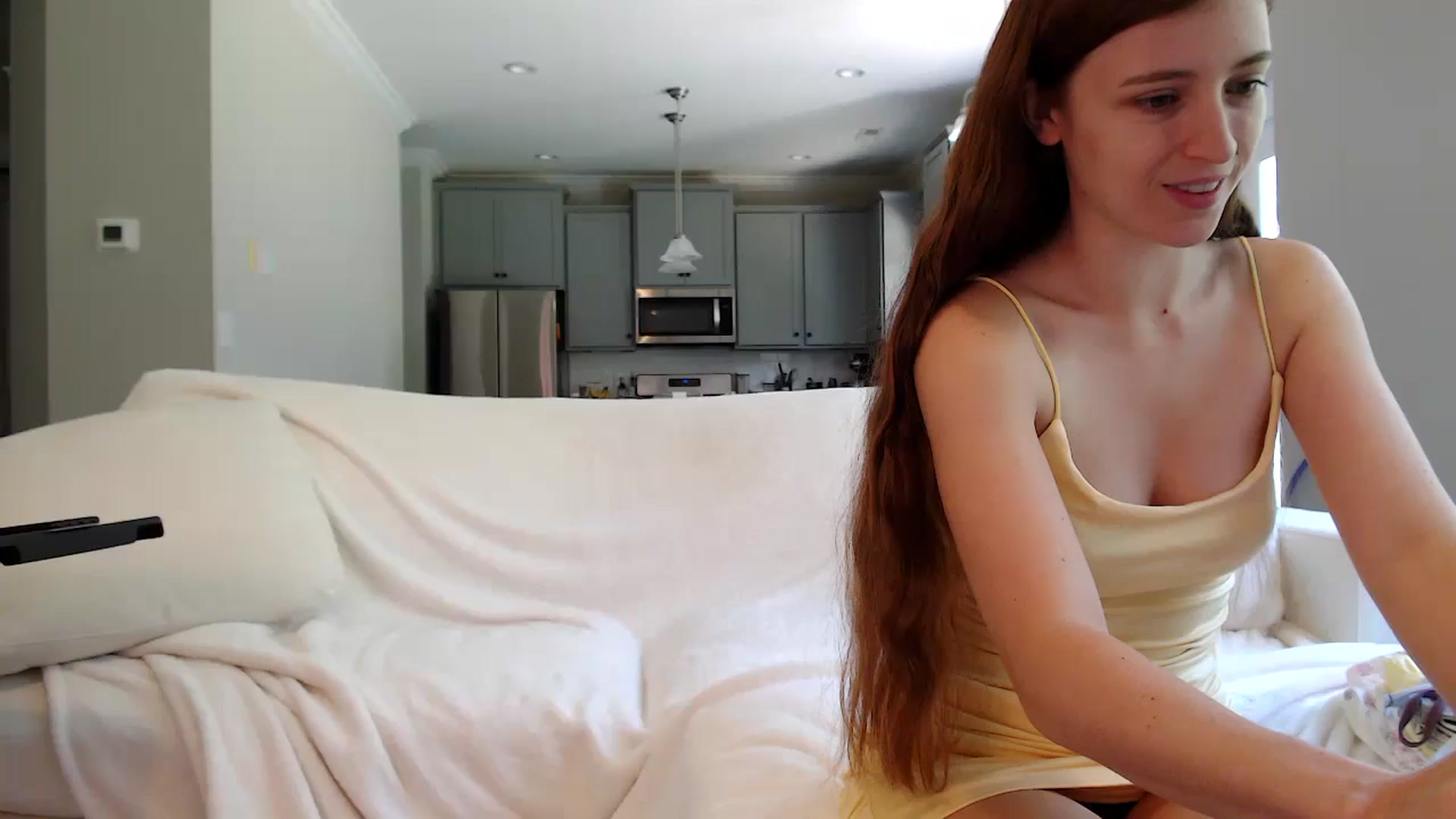 Gallery image thumbnail from Candyredhead's myfreecams stream on, 09/20/2025, 17:19 image 17 of 20