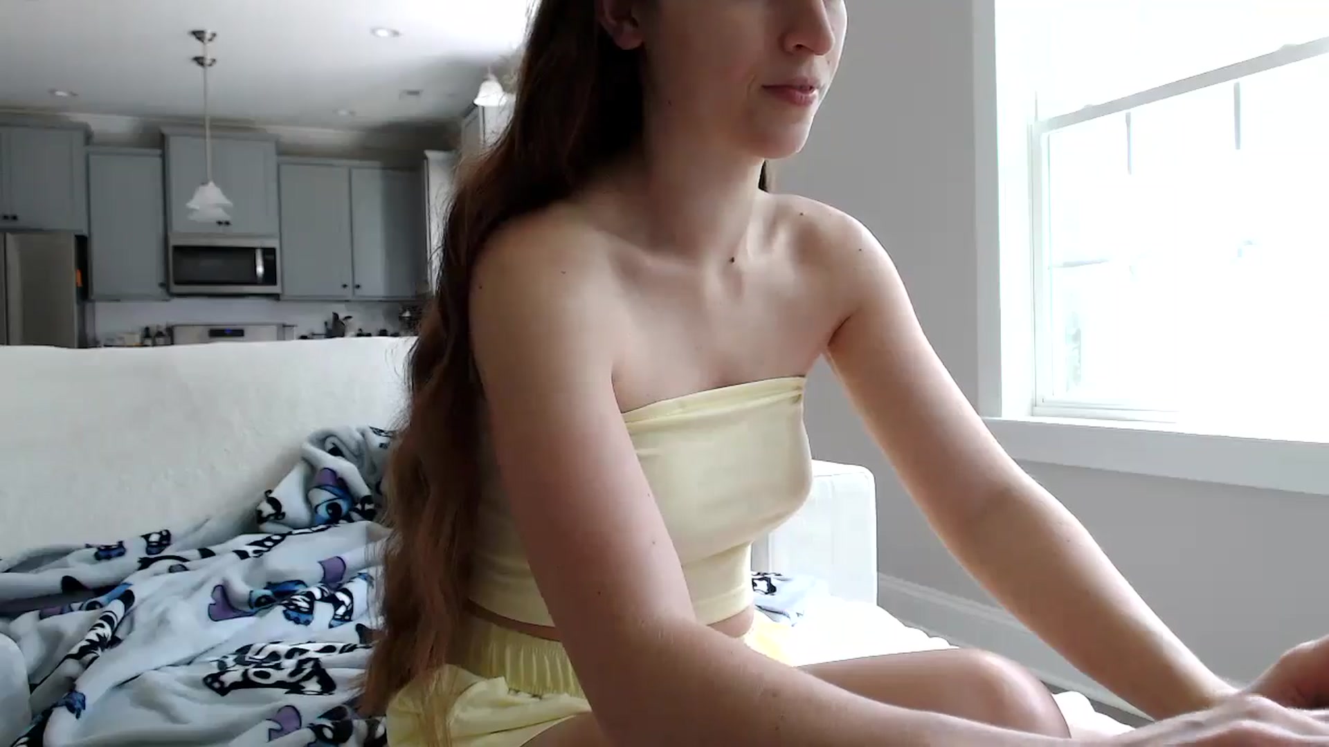 Gallery image thumbnail from Candyredhead's myfreecams stream on, 10/08/2025, 19:06 image 2 of 20