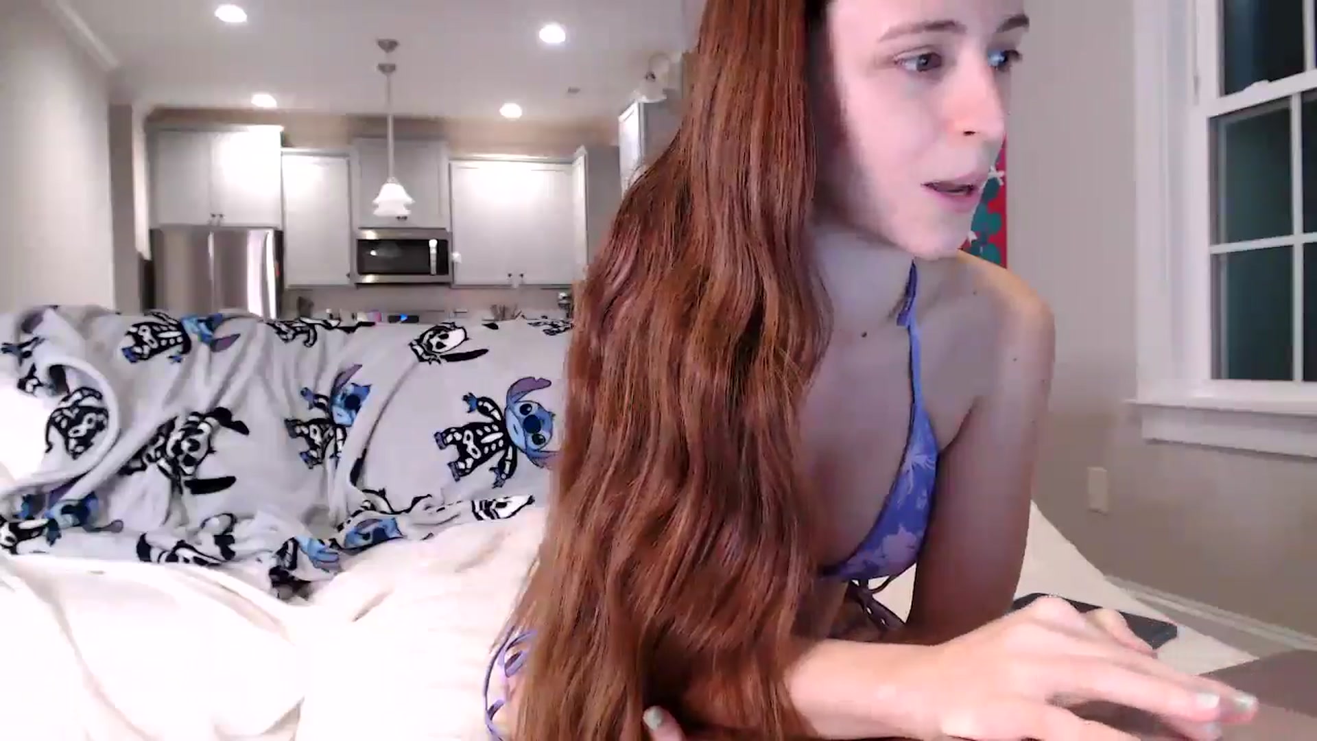 Gallery image thumbnail from Candyredhead's myfreecams stream on, 11/25/2025, 08:20 image 16 of 20