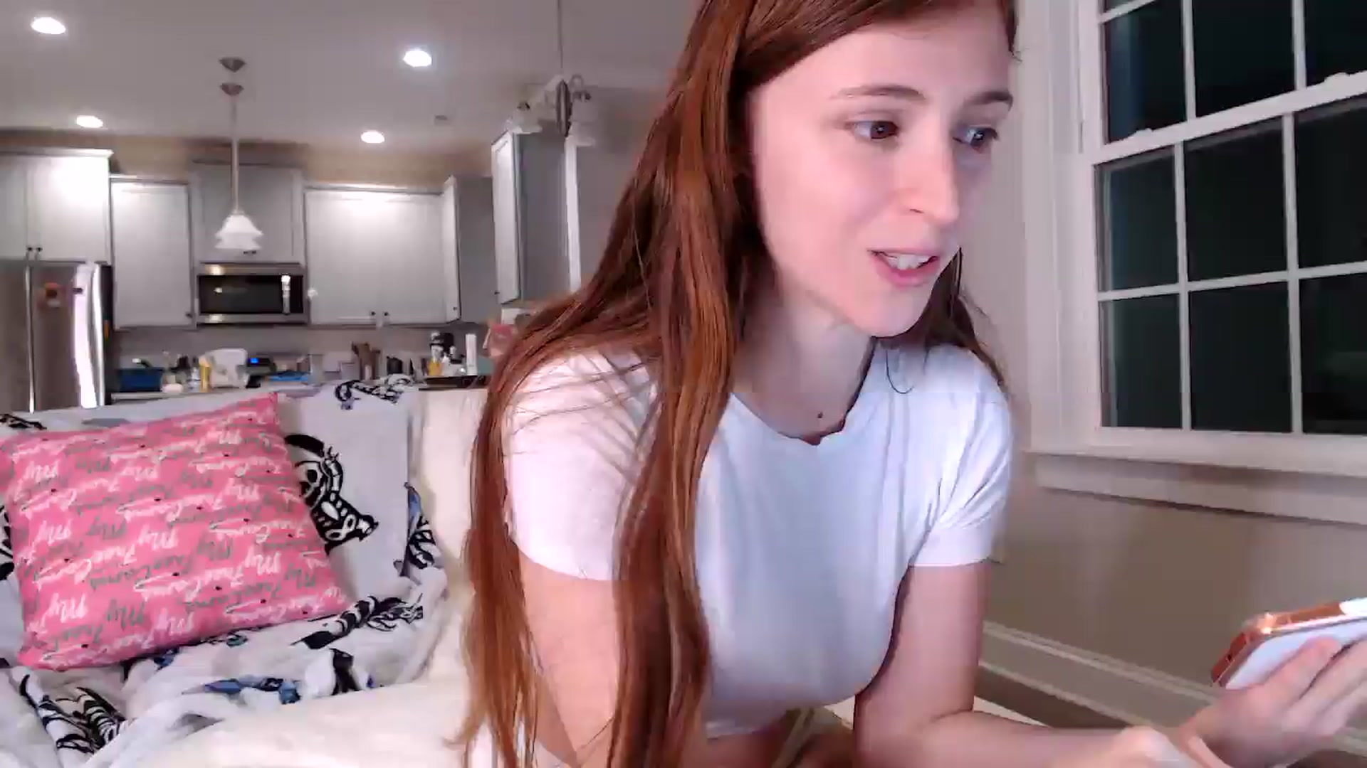 Gallery image thumbnail from Candyredhead's myfreecams stream on, 03/04/2026, 24:52 image 20 of 20