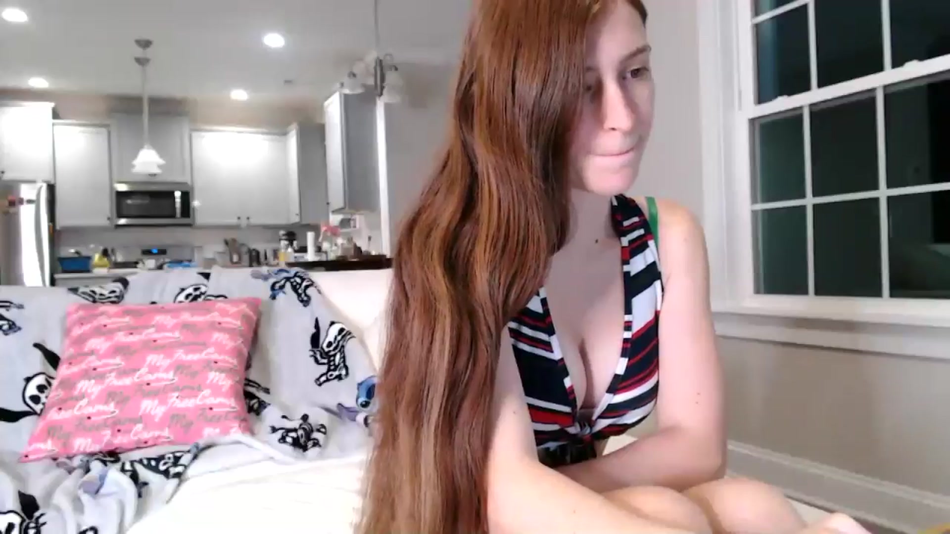 Gallery image thumbnail from Candyredhead's myfreecams stream on, 03/05/2026, 02:30 image 8 of 20