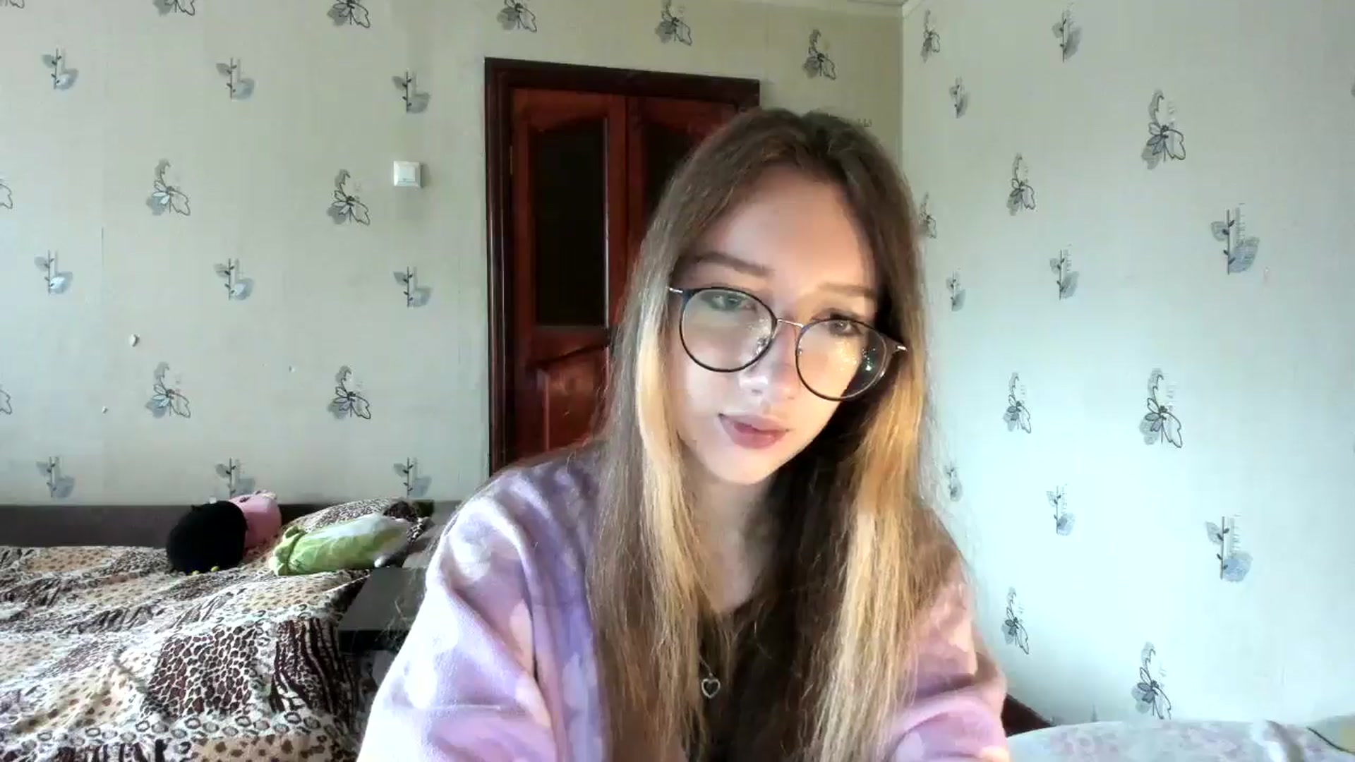 Gallery image thumbnail from CandyyCrushh's myfreecams stream on, 10/27/2024, 10:53 image 13 of 20