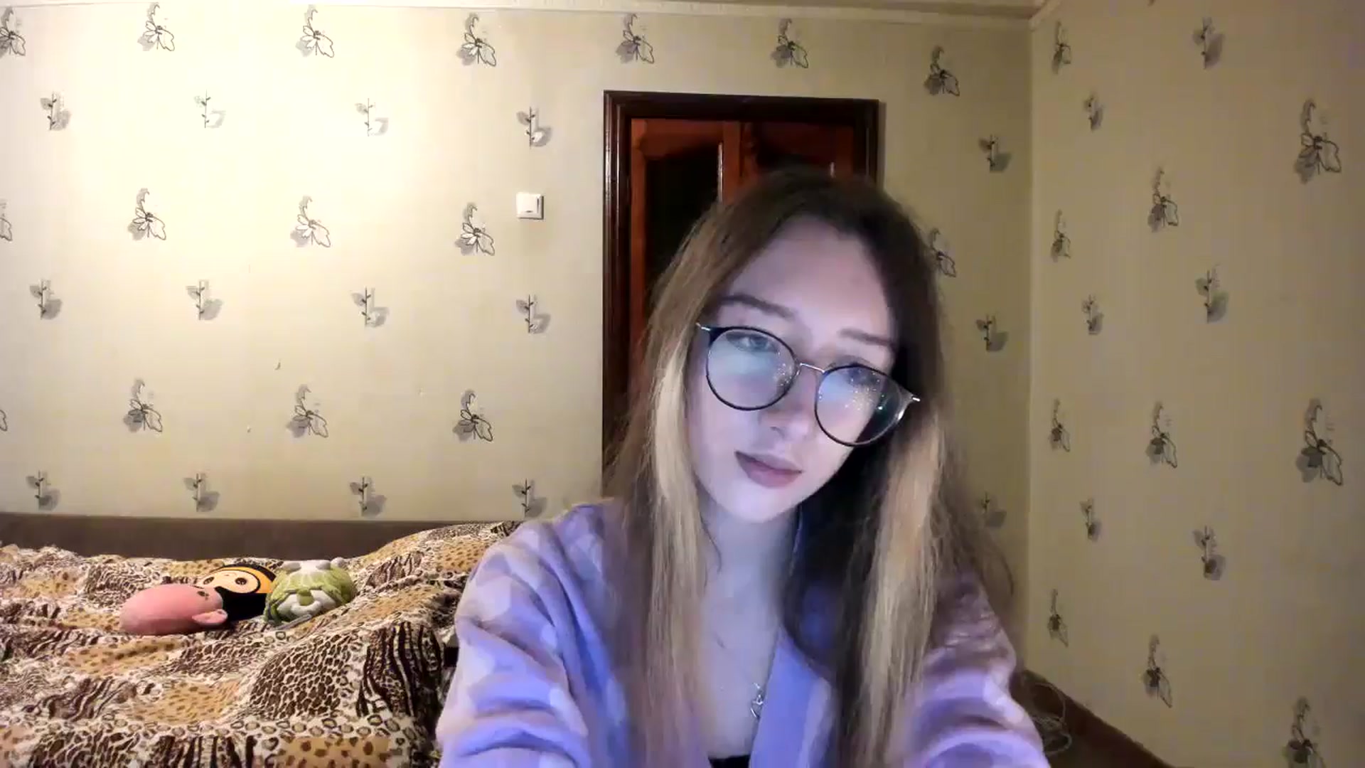 Gallery image thumbnail from CandyyCrushh's myfreecams stream on, 10/30/2024, 21:36 image 15 of 20
