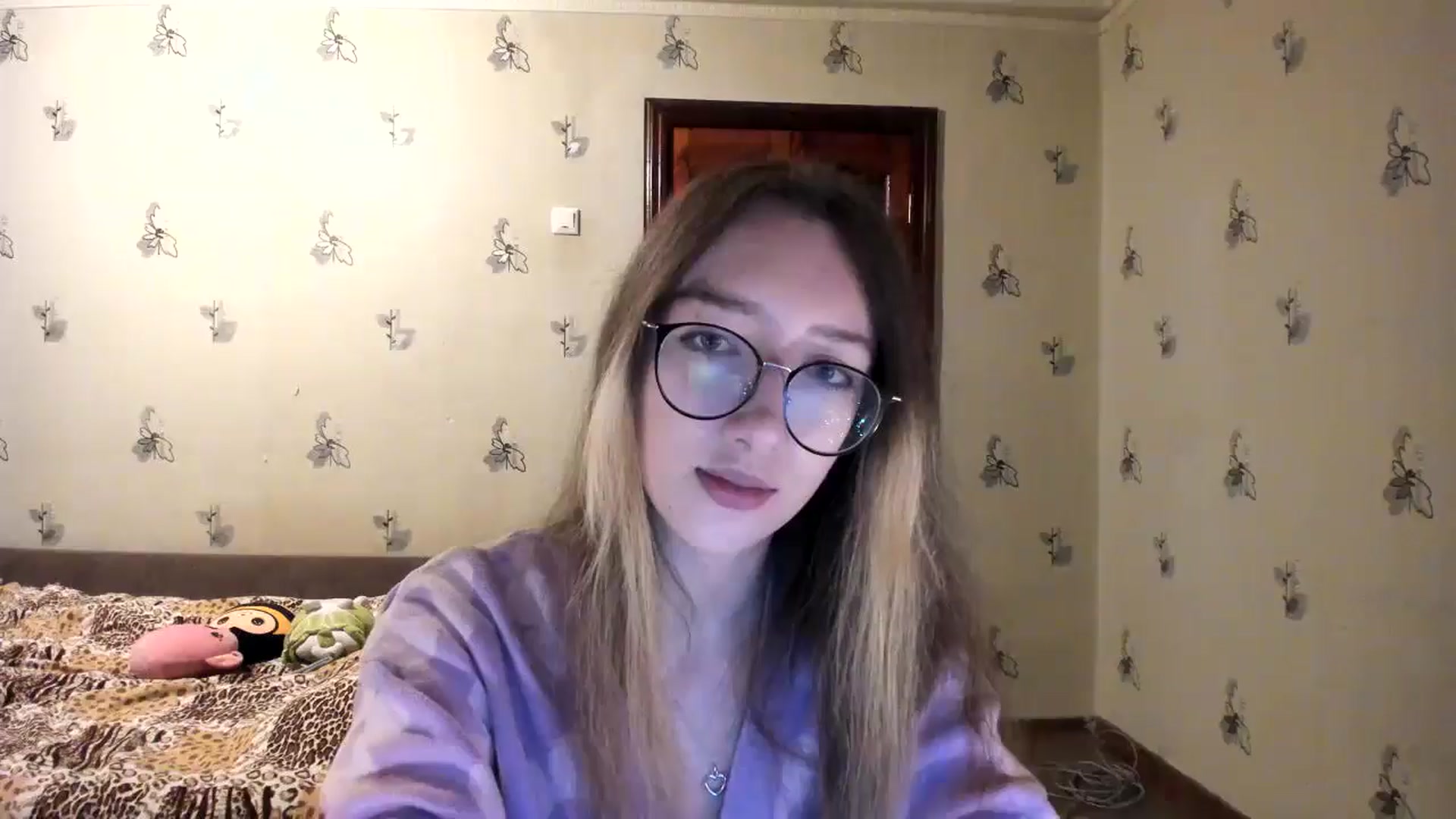 Gallery image thumbnail from CandyyCrushh's myfreecams stream on, 10/30/2024, 23:29 image 9 of 20