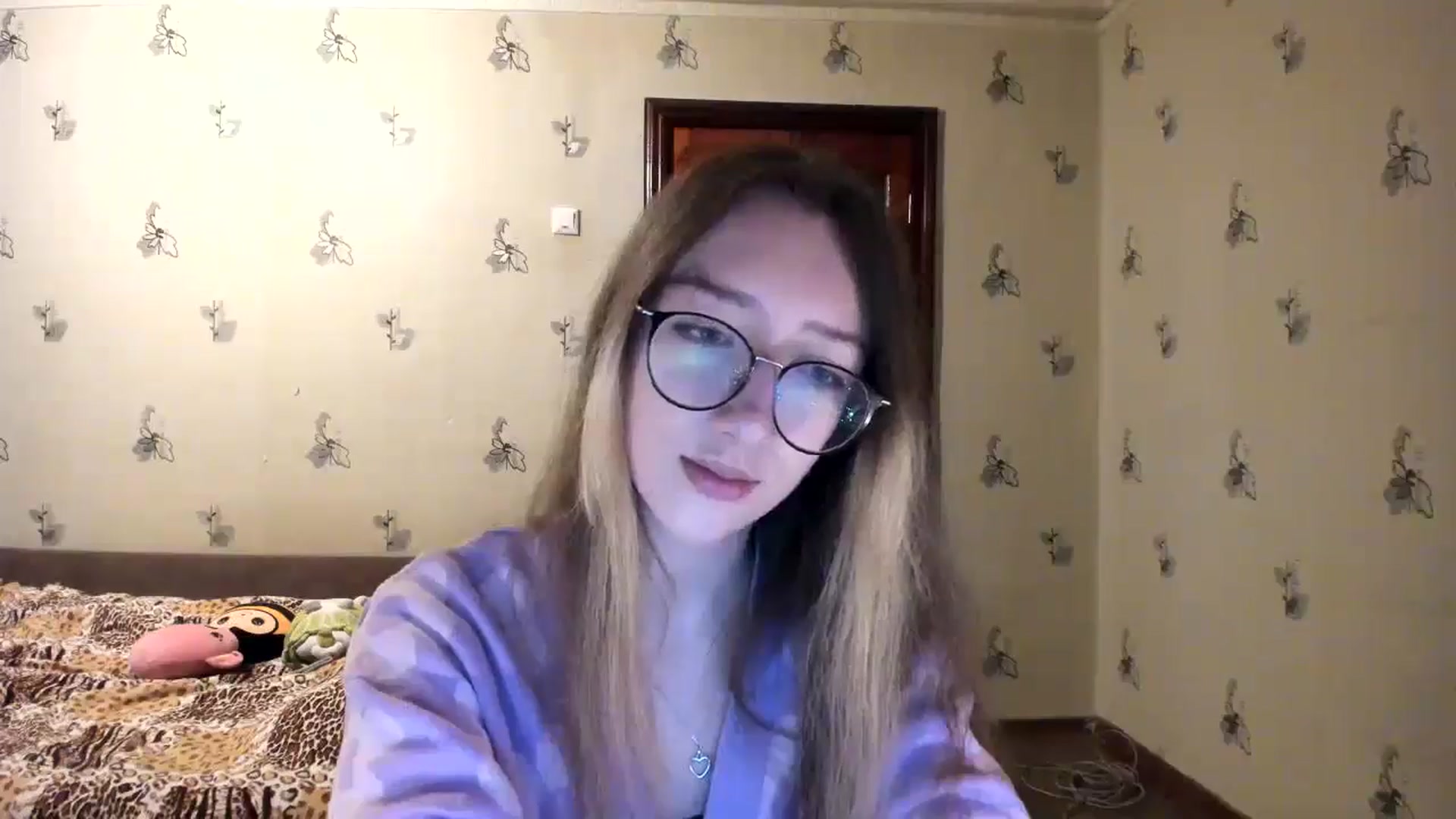 Gallery image thumbnail from CandyyCrushh's myfreecams stream on, 10/30/2024, 23:29 image 6 of 20