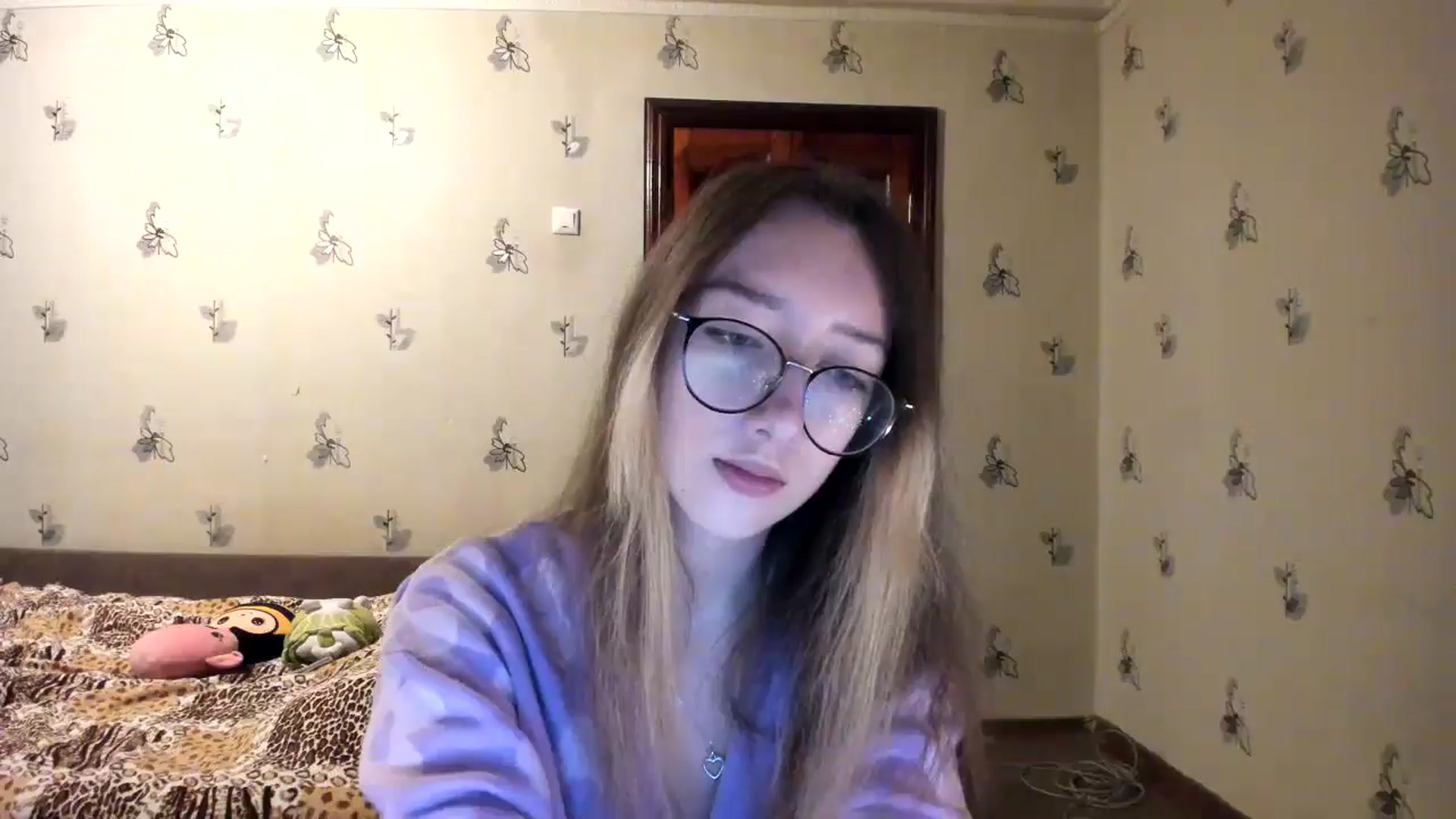 Gallery image thumbnail from CandyyCrushh's myfreecams stream on, 10/30/2024, 23:29 image 12 of 20