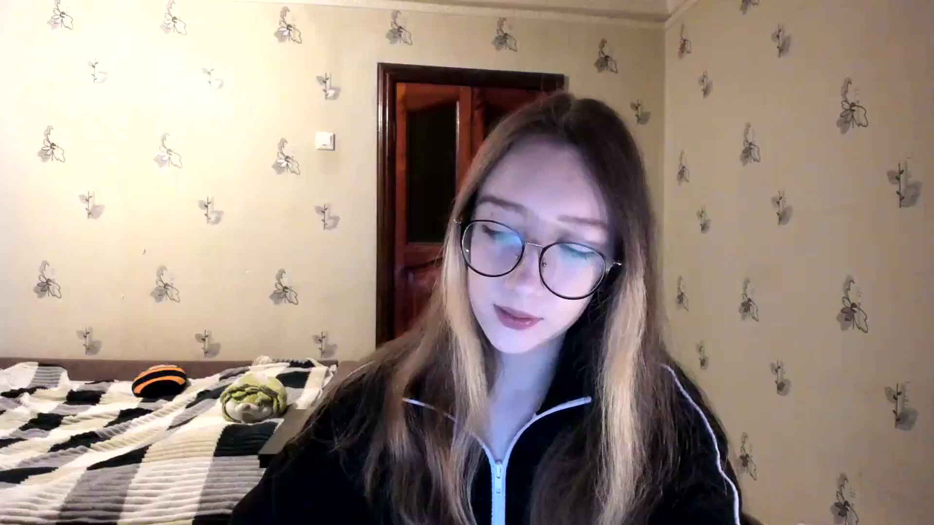 Gallery image thumbnail from CandyyCrushh's myfreecams stream on, 11/01/2024, 20:45 image 8 of 20