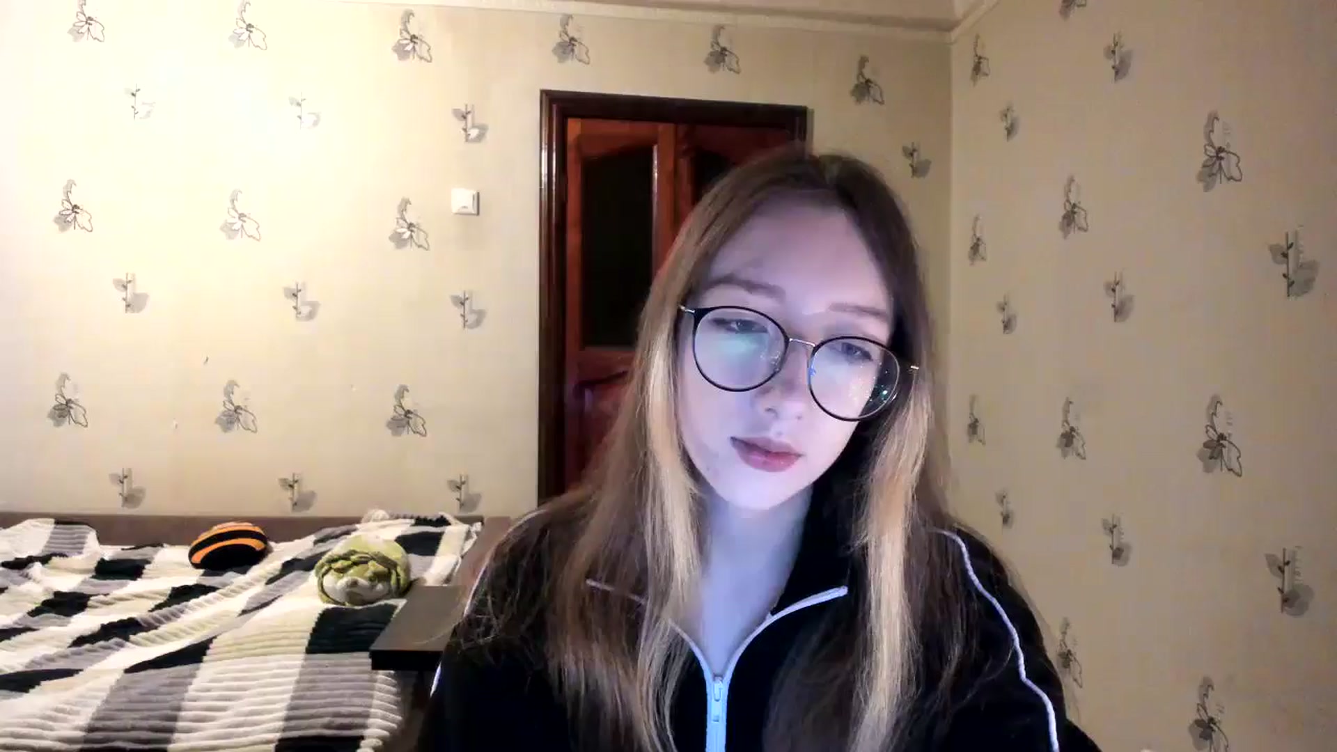 Gallery image thumbnail from CandyyCrushh's myfreecams stream on, 11/01/2024, 20:45 image 1 of 20