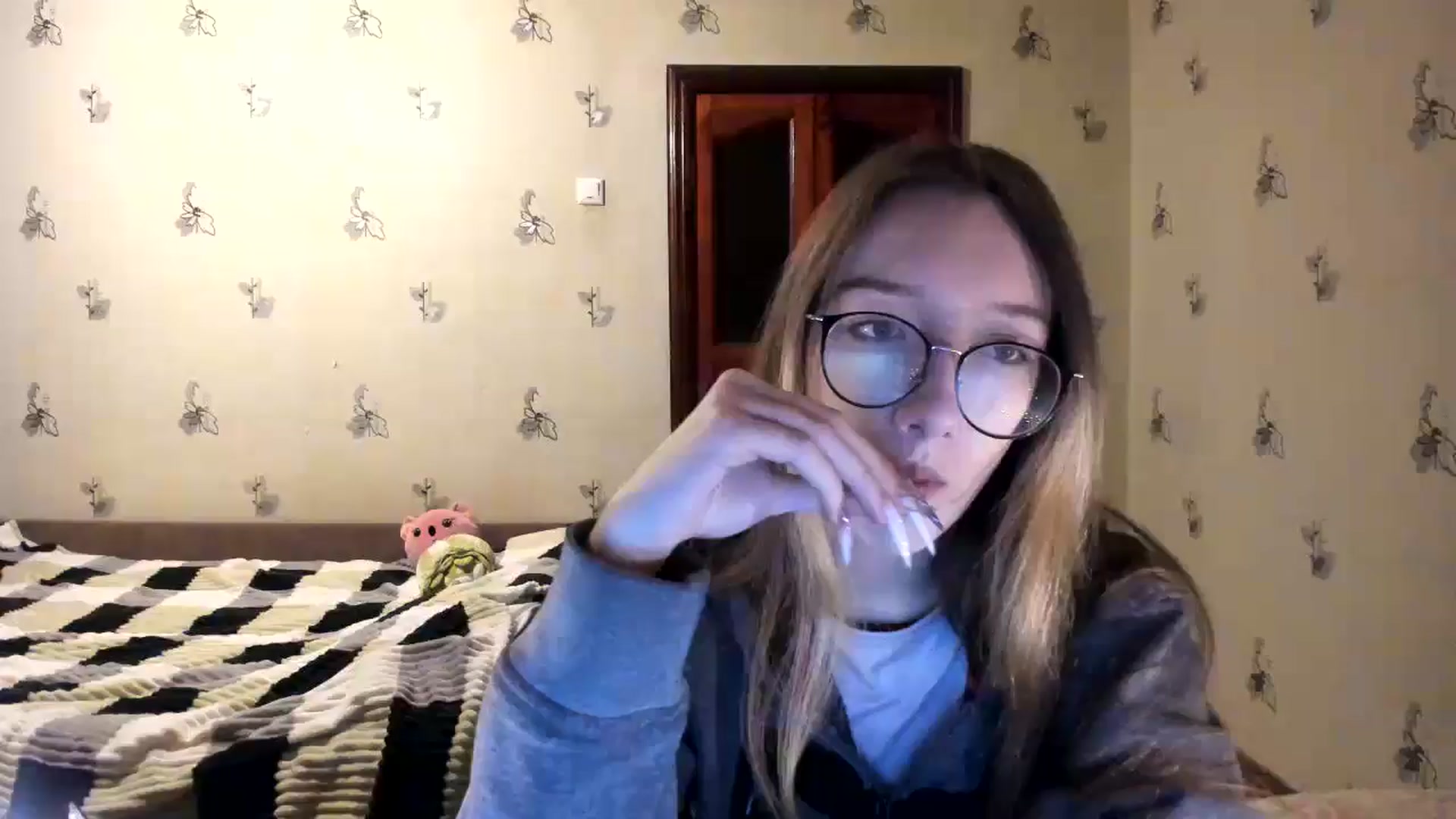 Gallery image thumbnail from CandyyCrushh's myfreecams stream on, 11/07/2024, 21:43 image 16 of 20