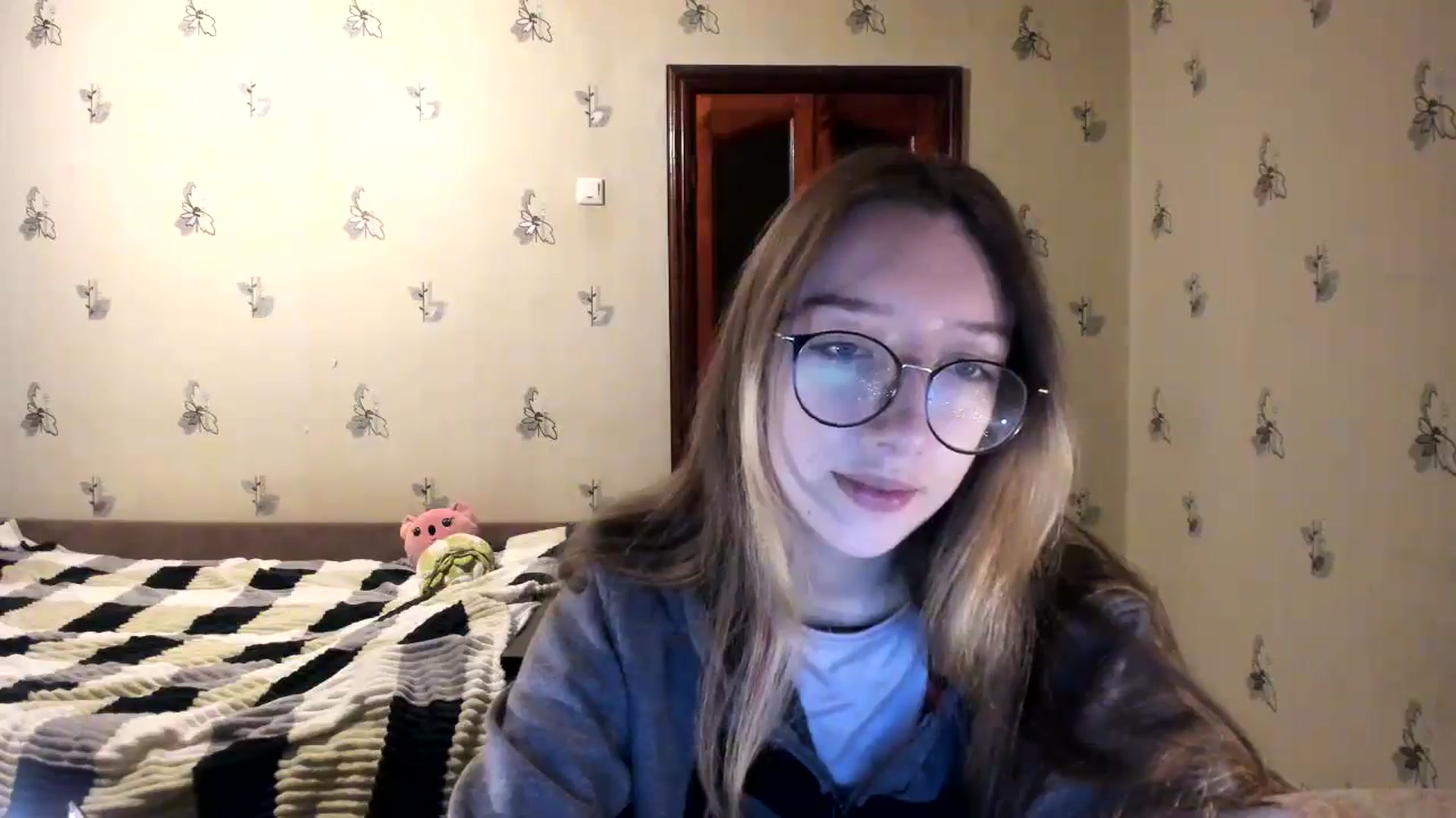 Gallery image thumbnail from CandyyCrushh's myfreecams stream on, 11/07/2024, 21:43 image 8 of 20