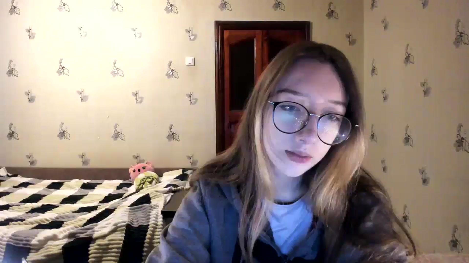 Gallery image thumbnail from CandyyCrushh's myfreecams stream on, 11/07/2024, 21:43 image 2 of 20