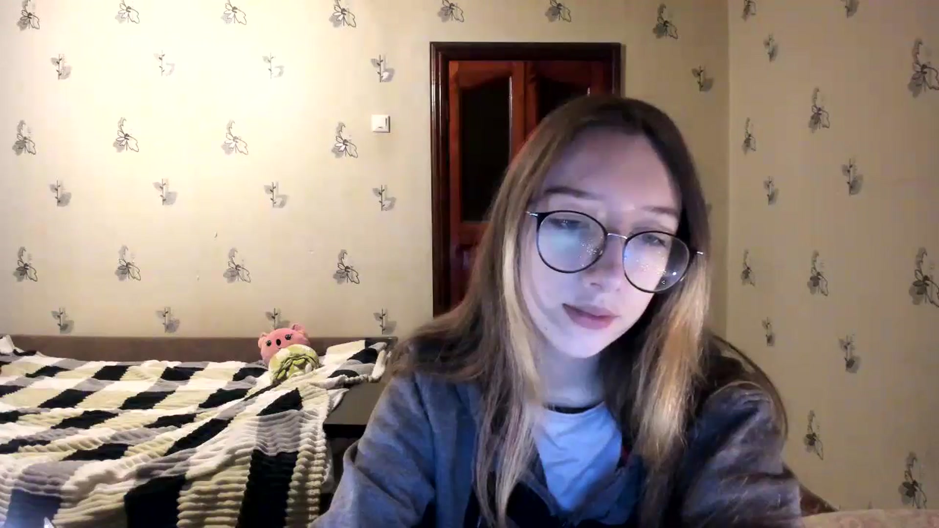 Gallery image thumbnail from CandyyCrushh's myfreecams stream on, 11/07/2024, 21:43 image 17 of 20