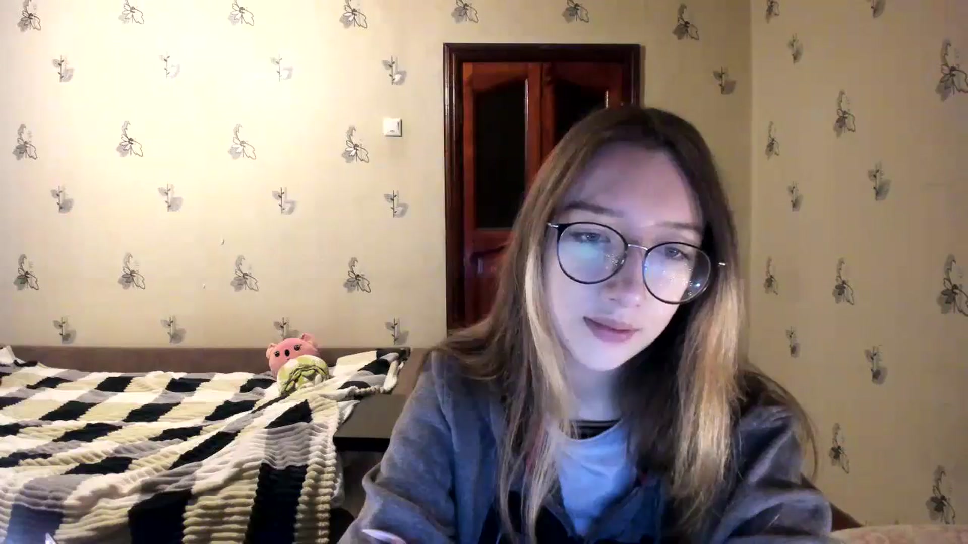 Gallery image thumbnail from CandyyCrushh's myfreecams stream on, 11/07/2024, 22:09 image 10 of 20