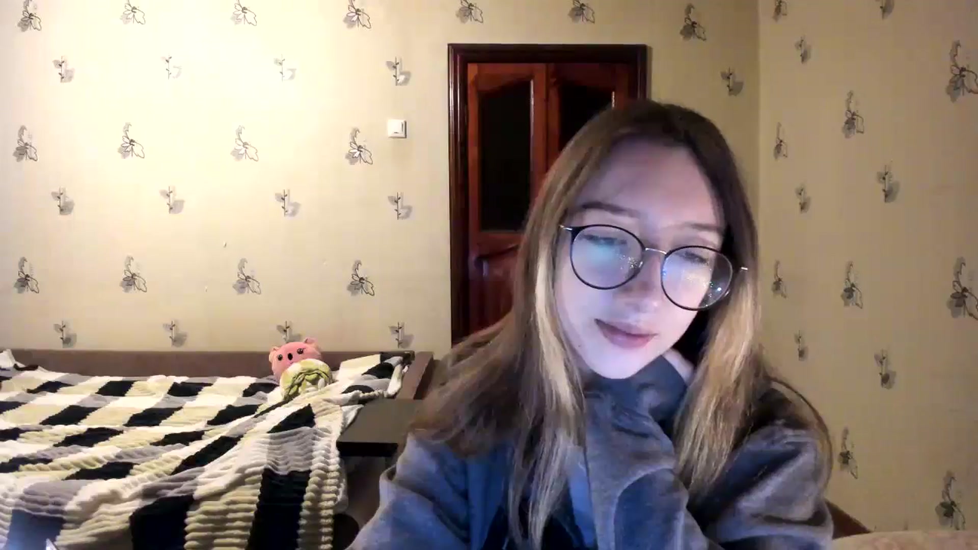 Gallery image thumbnail from CandyyCrushh's myfreecams stream on, 11/07/2024, 22:09 image 3 of 20