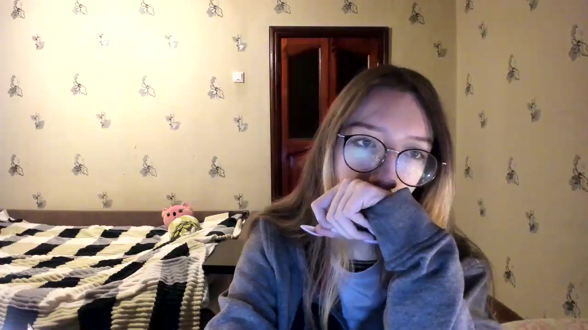 Gallery image thumbnail from CandyyCrushh's myfreecams stream on, 11/07/2024, 22:09 image 12 of 20