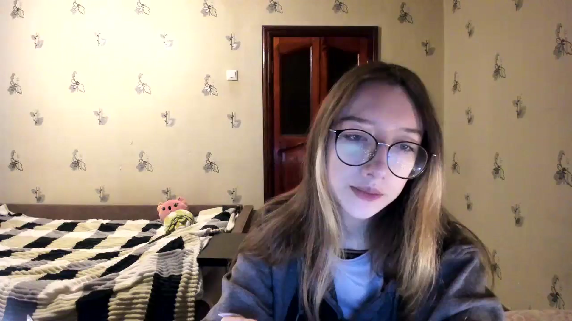 Gallery image thumbnail from CandyyCrushh's myfreecams stream on, 11/07/2024, 22:09 image 6 of 20