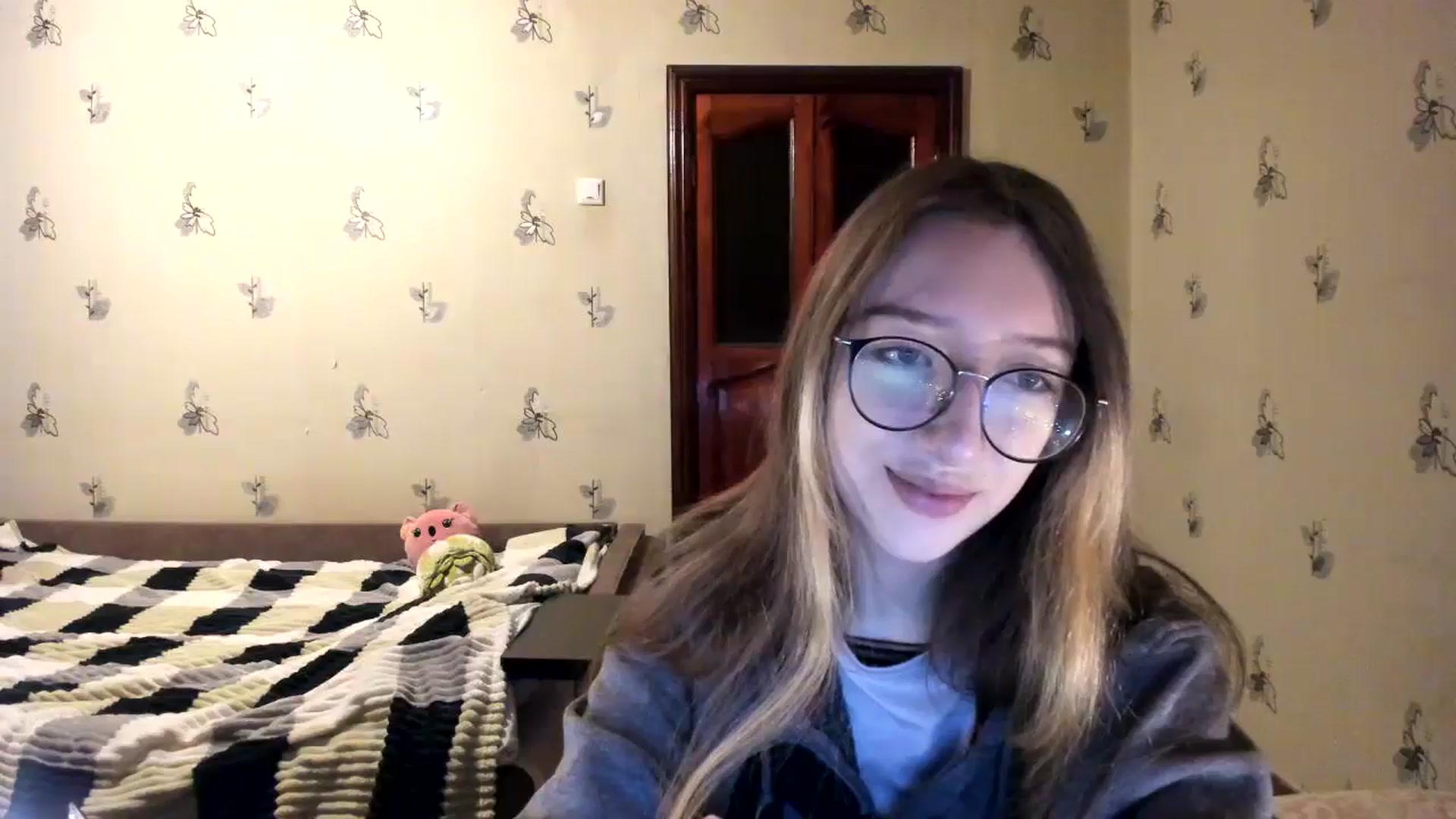 Gallery image thumbnail from CandyyCrushh's myfreecams stream on, 11/07/2024, 22:09 image 1 of 20