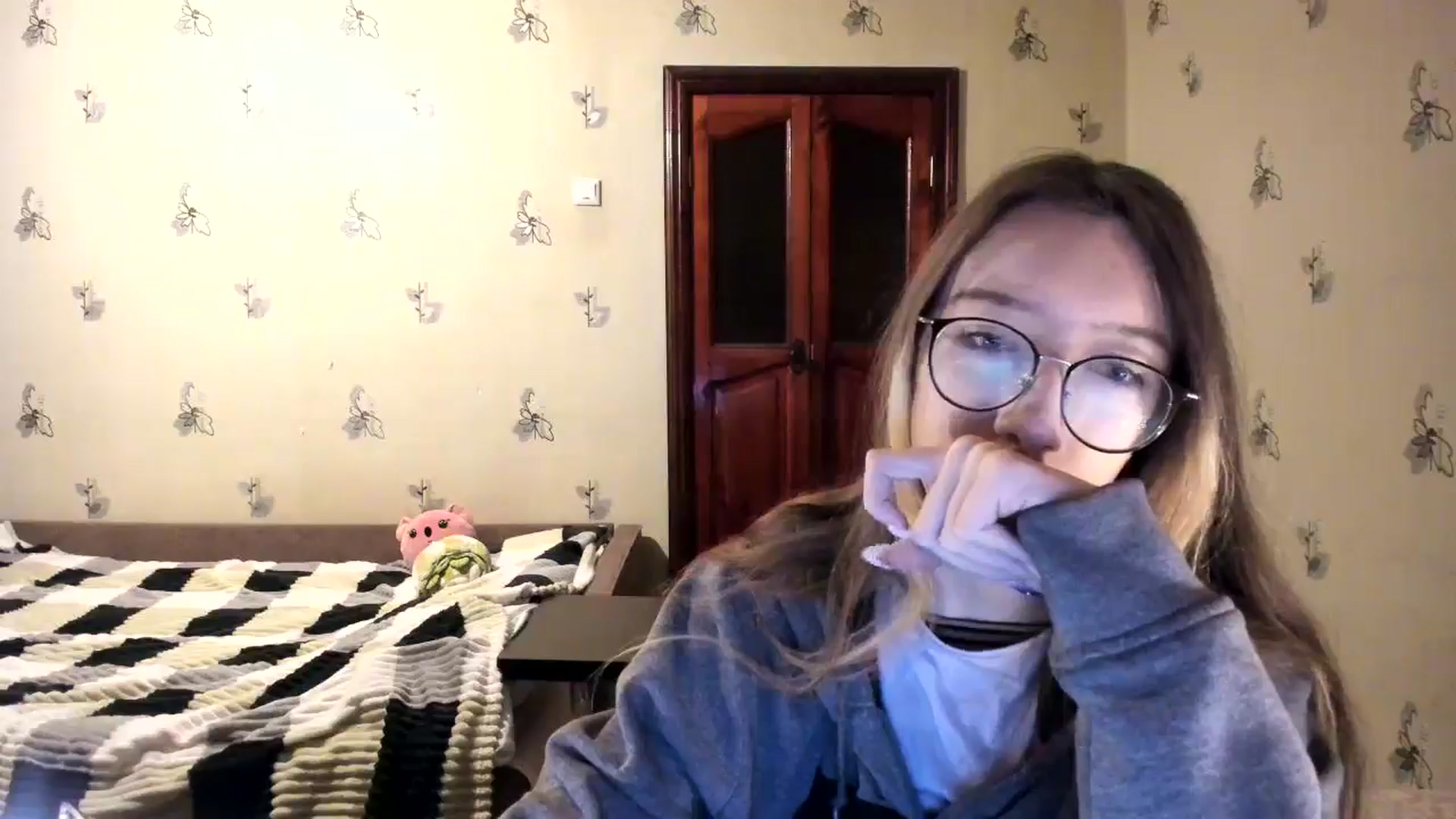 Gallery image thumbnail from CandyyCrushh's myfreecams stream on, 11/07/2024, 23:37 image 15 of 20