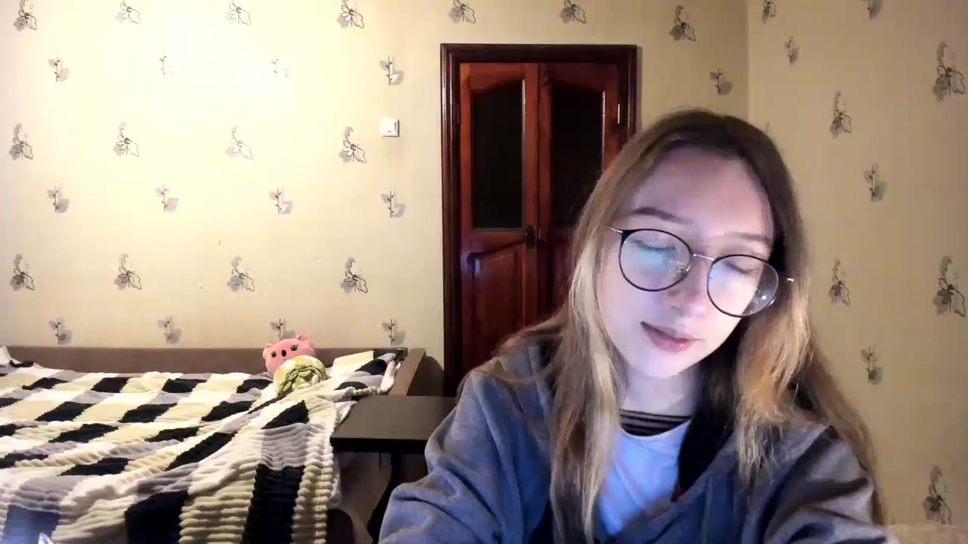 Gallery image thumbnail from CandyyCrushh's myfreecams stream on, 11/07/2024, 23:59 image 6 of 20