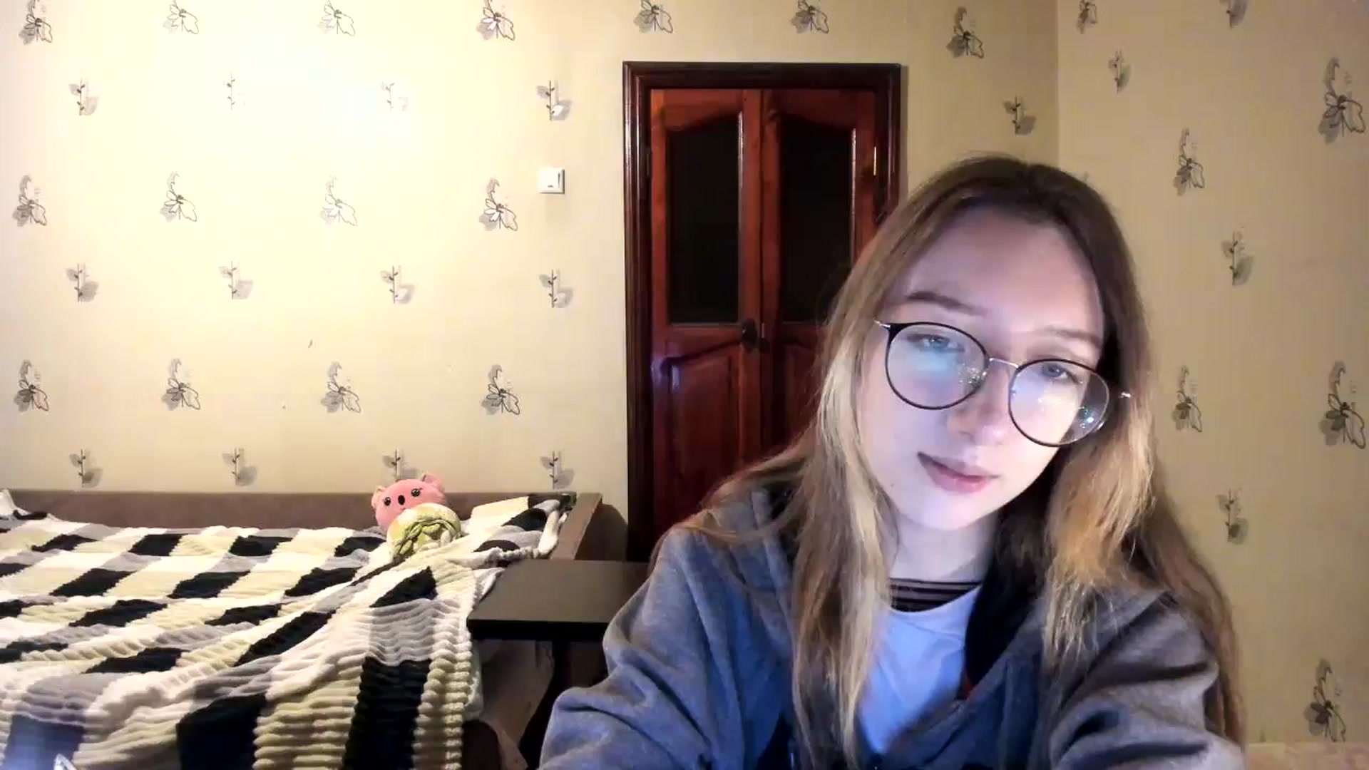 Gallery image thumbnail from CandyyCrushh's myfreecams stream on, 11/07/2024, 23:59 image 10 of 20