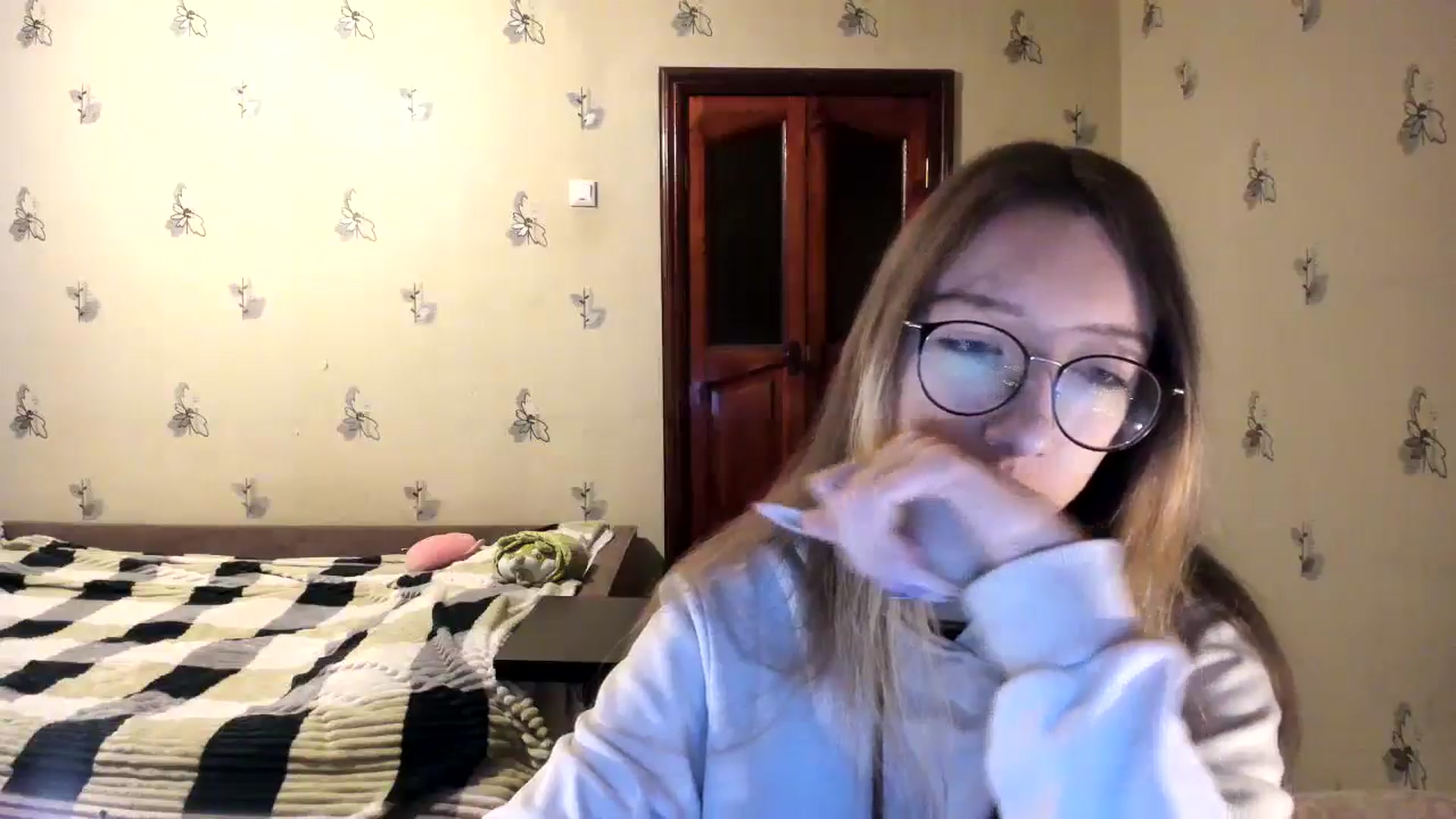 Gallery image thumbnail from CandyyCrushh's myfreecams stream on, 11/08/2024, 14:15 image 17 of 20