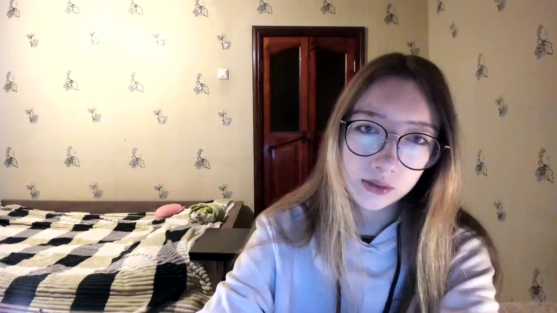 Gallery image thumbnail from CandyyCrushh's myfreecams stream on, 11/08/2024, 14:15 image 6 of 20