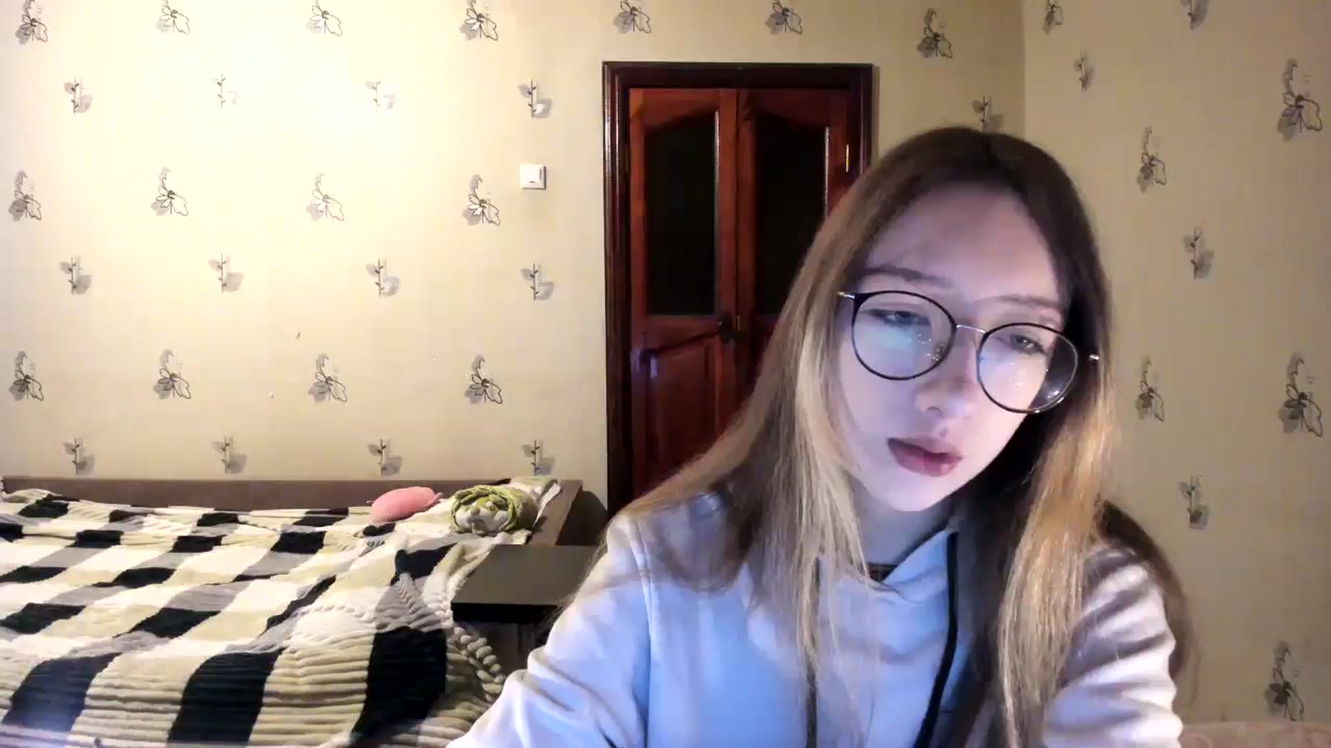 Gallery image thumbnail from CandyyCrushh's myfreecams stream on, 11/08/2024, 14:15 image 2 of 20