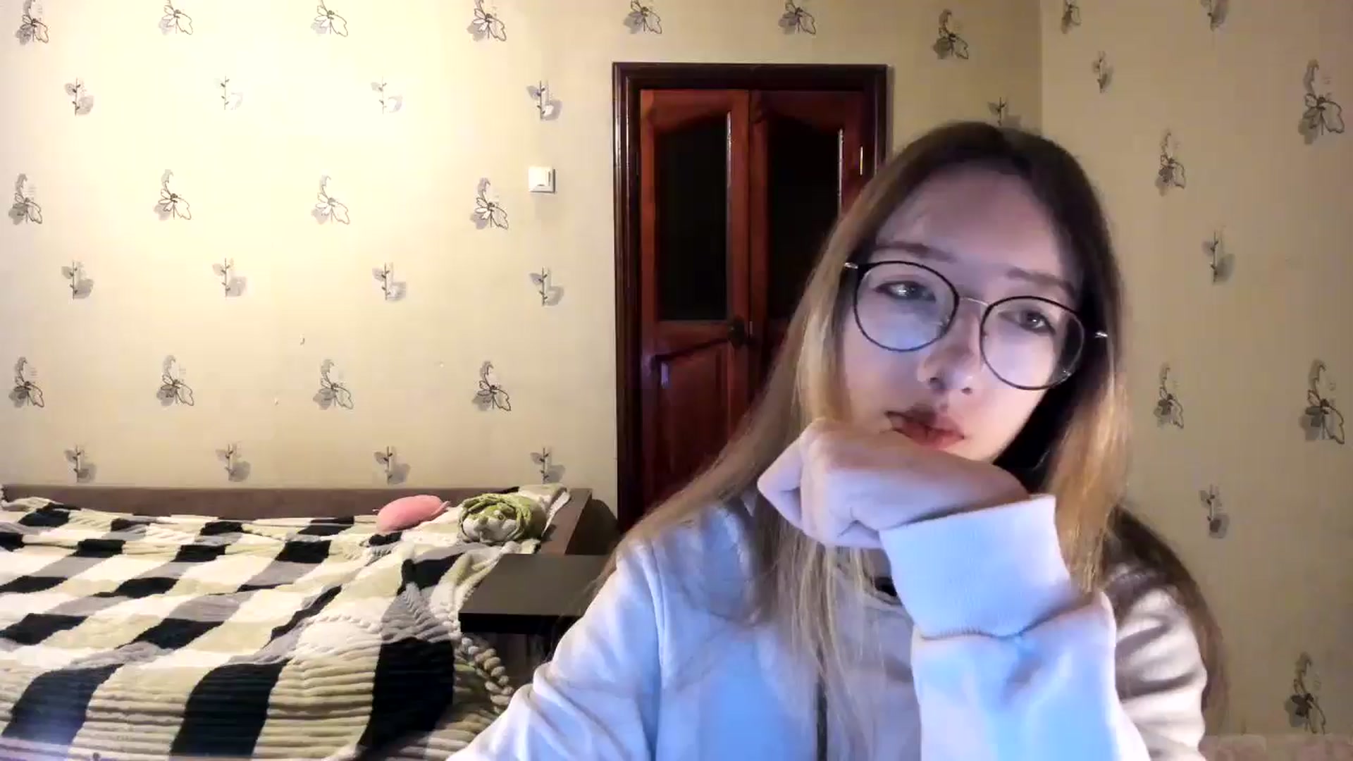 Gallery image thumbnail from CandyyCrushh's myfreecams stream on, 11/08/2024, 14:15 image 10 of 20
