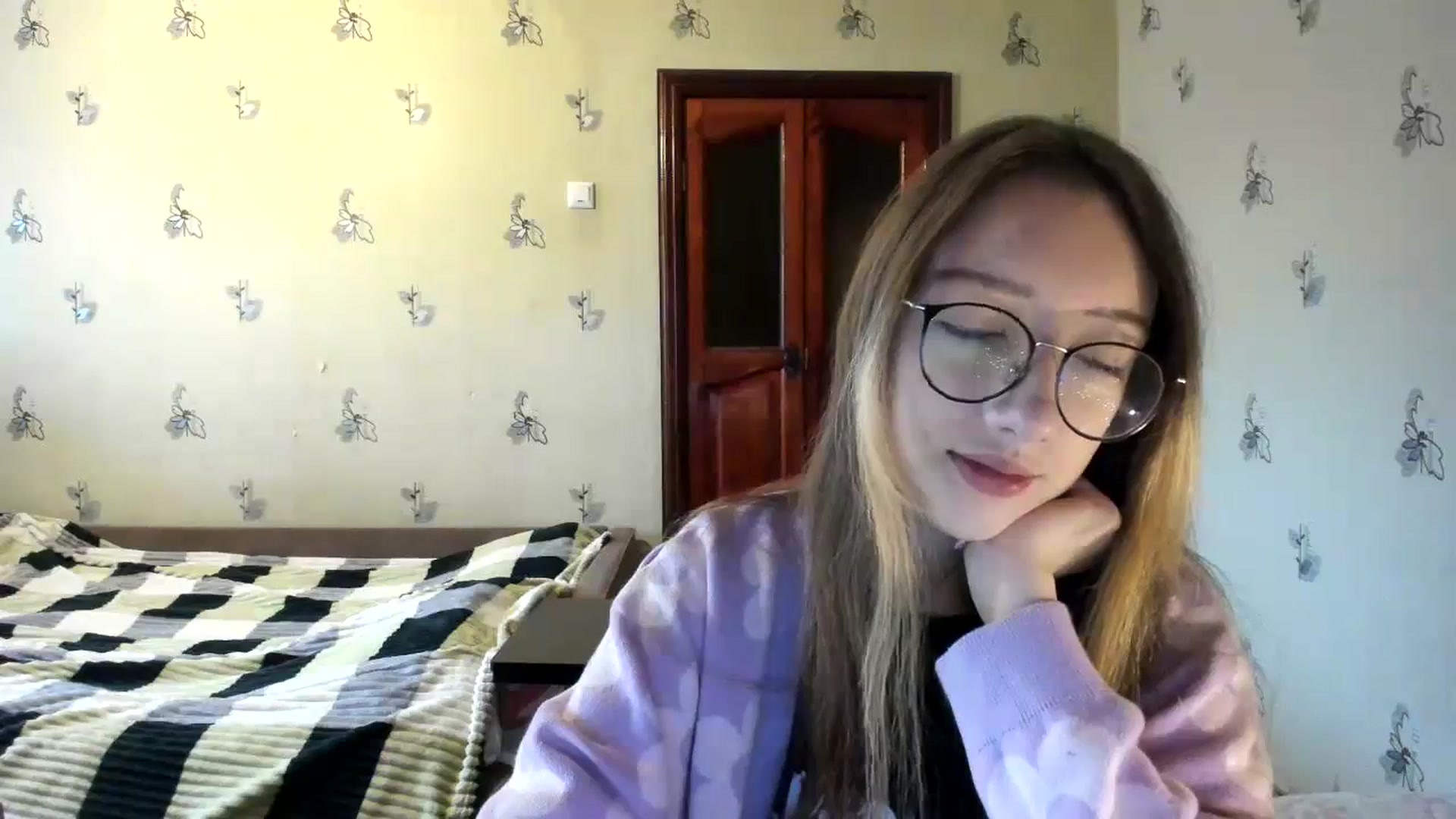 Gallery image thumbnail from CandyyCrushh's myfreecams stream on, 11/09/2024, 10:03 image 14 of 20